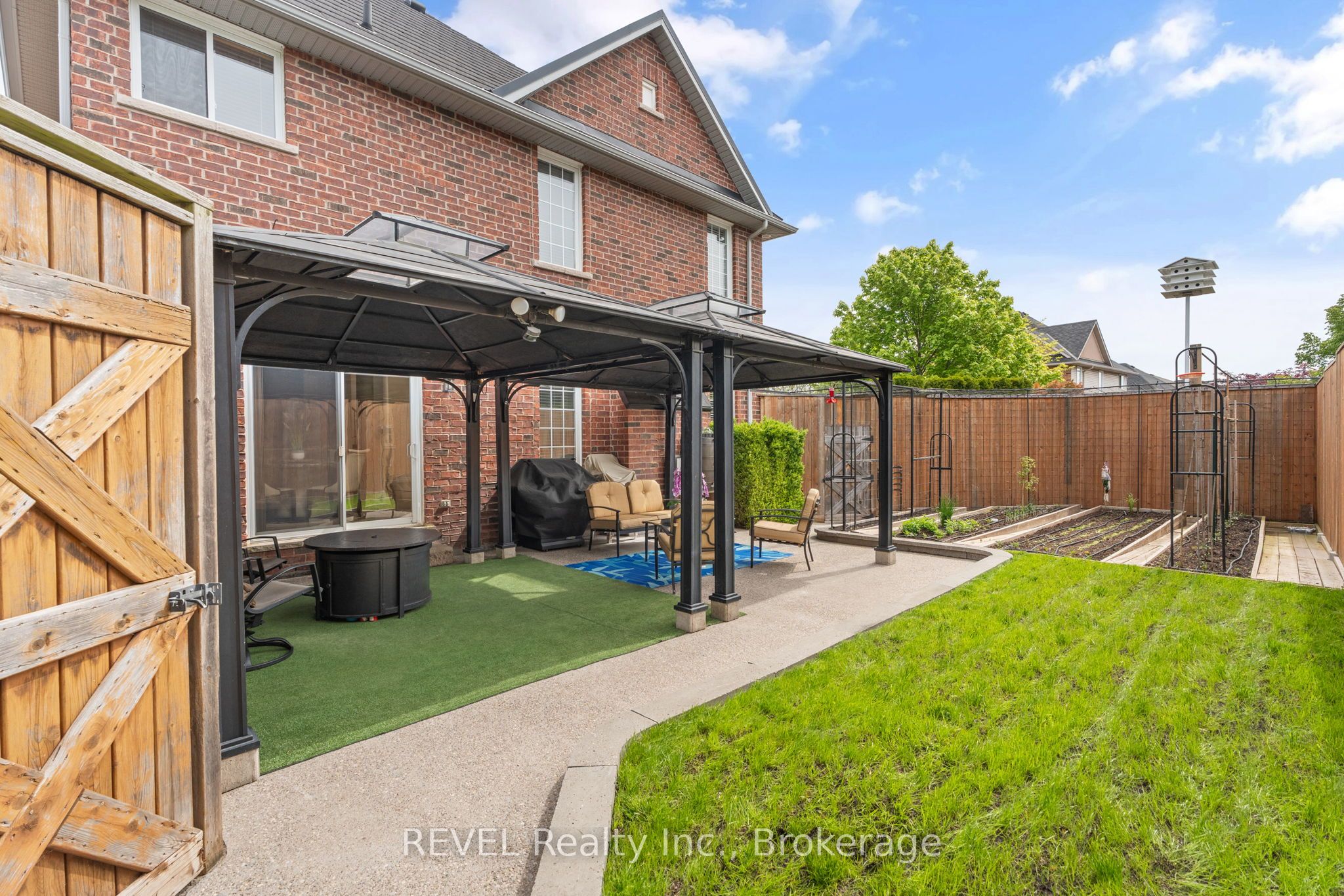 42 Vinifera Drive