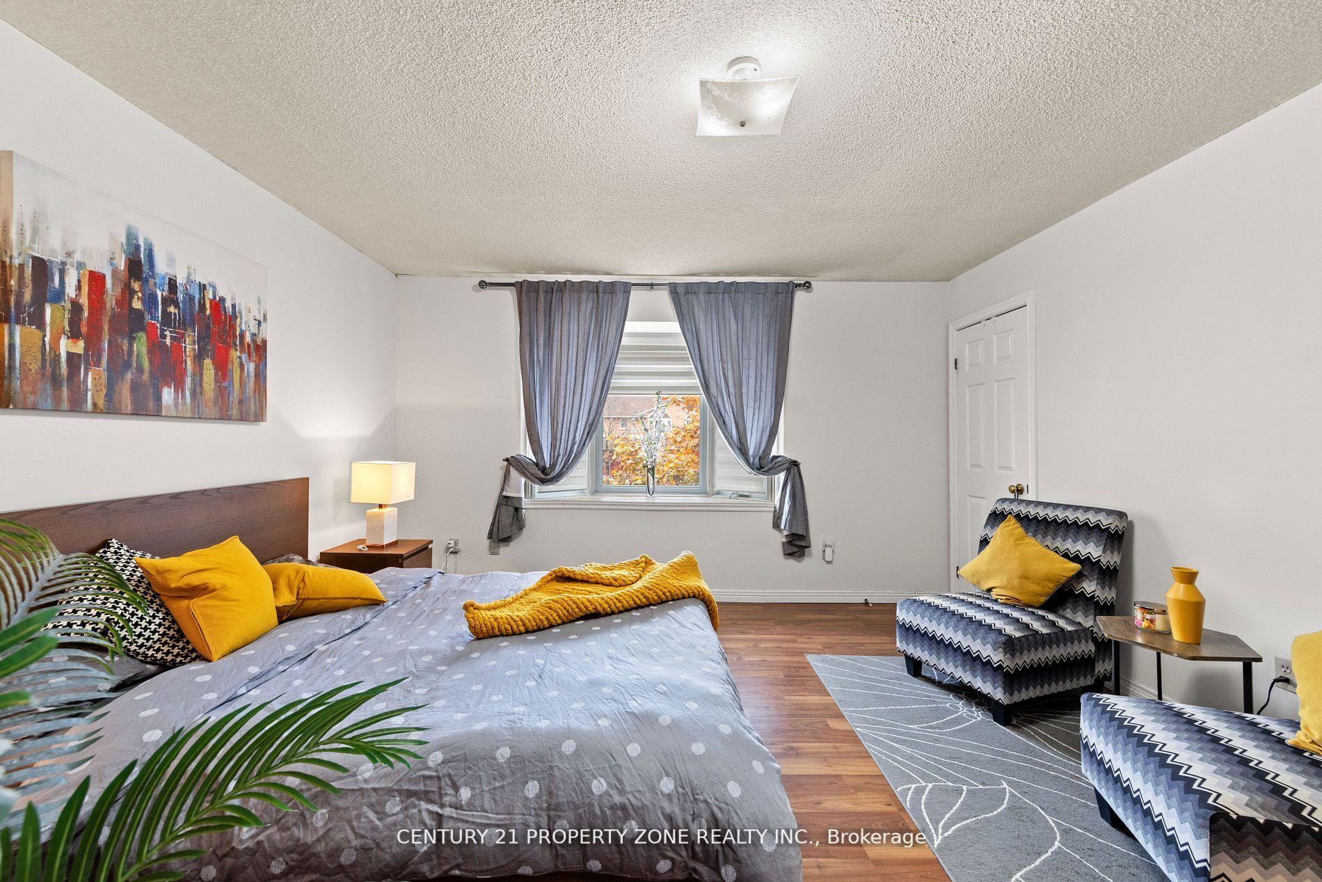 4 Bedrooms Condo at 280 Limeridge, Hamilton For sale