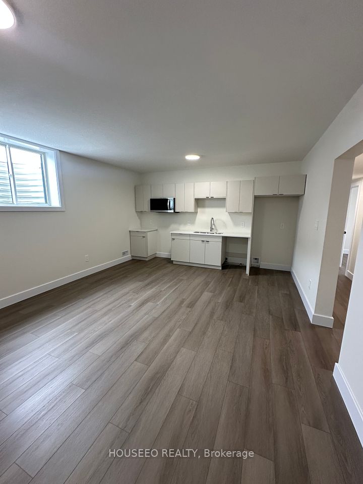 266 Hesselman Crescent, London South, ON N6M 0K3
