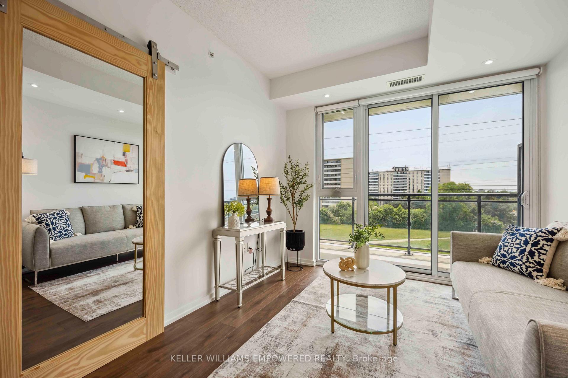 3 Bedrooms Condo at 3237 Bayview, Toronto For sale