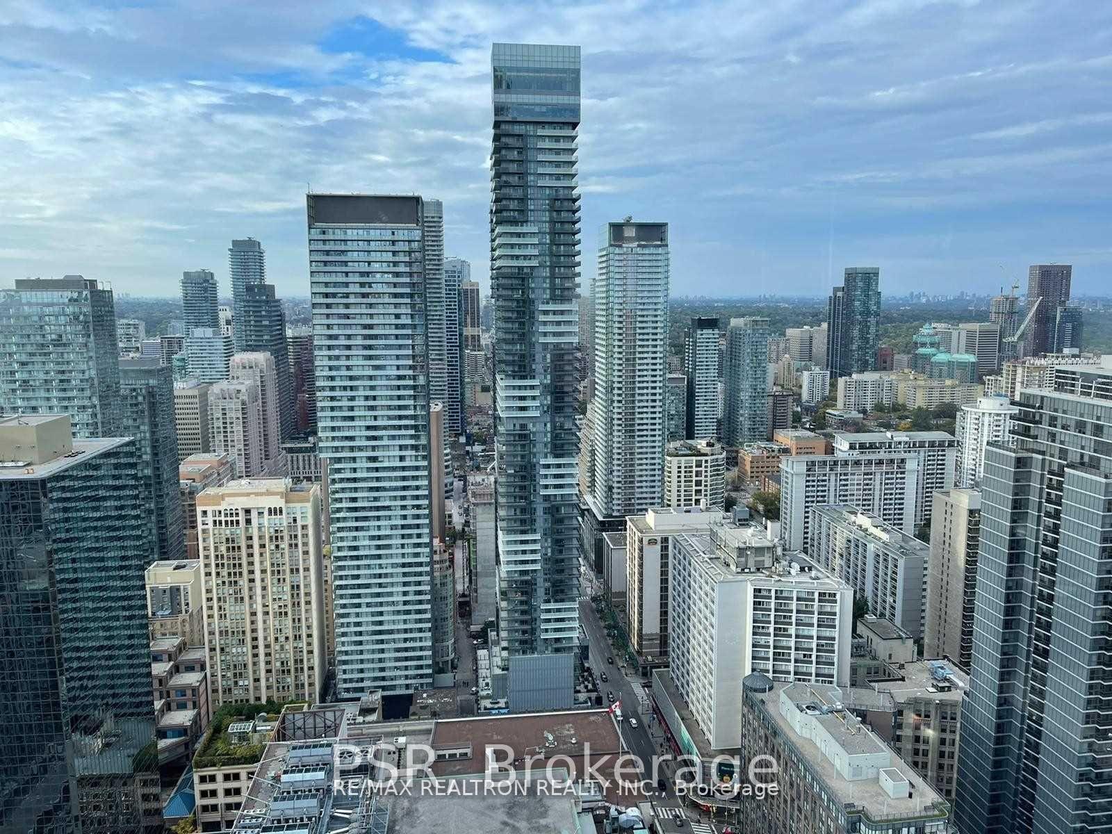 2 Bedrooms Condo at 386 Yonge, Toronto For sale