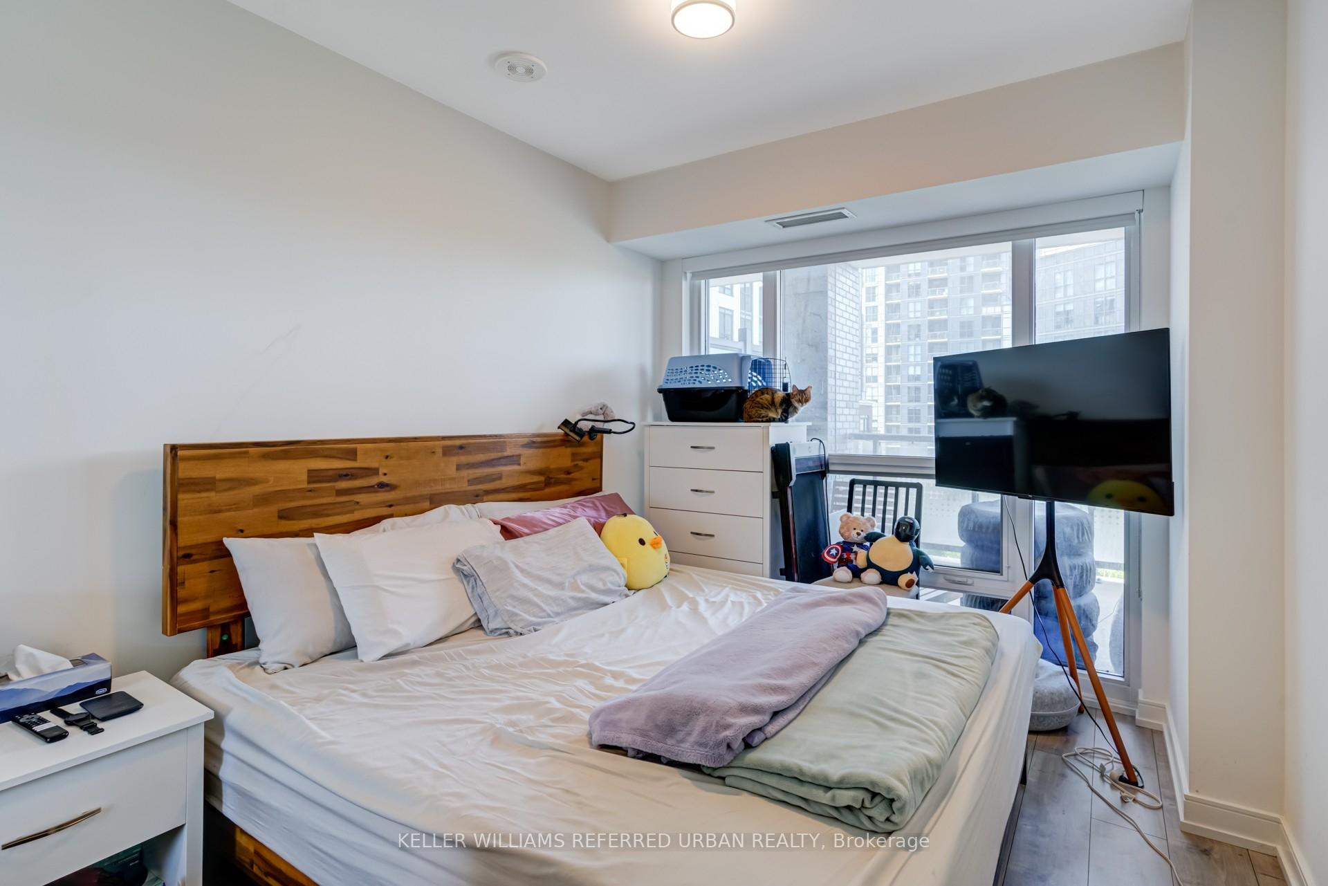 2 Bedrooms Condo at 30 Samuel Wood, Toronto For sale