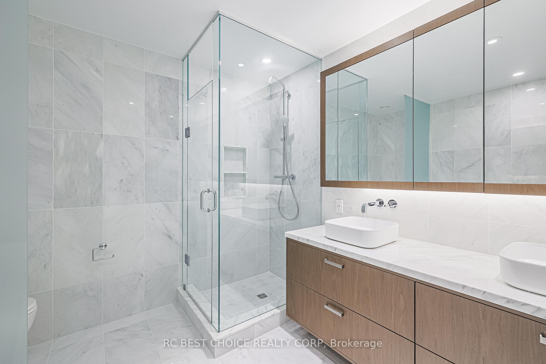 3 Bedrooms Condo at 455 Wellington, Toronto For sale