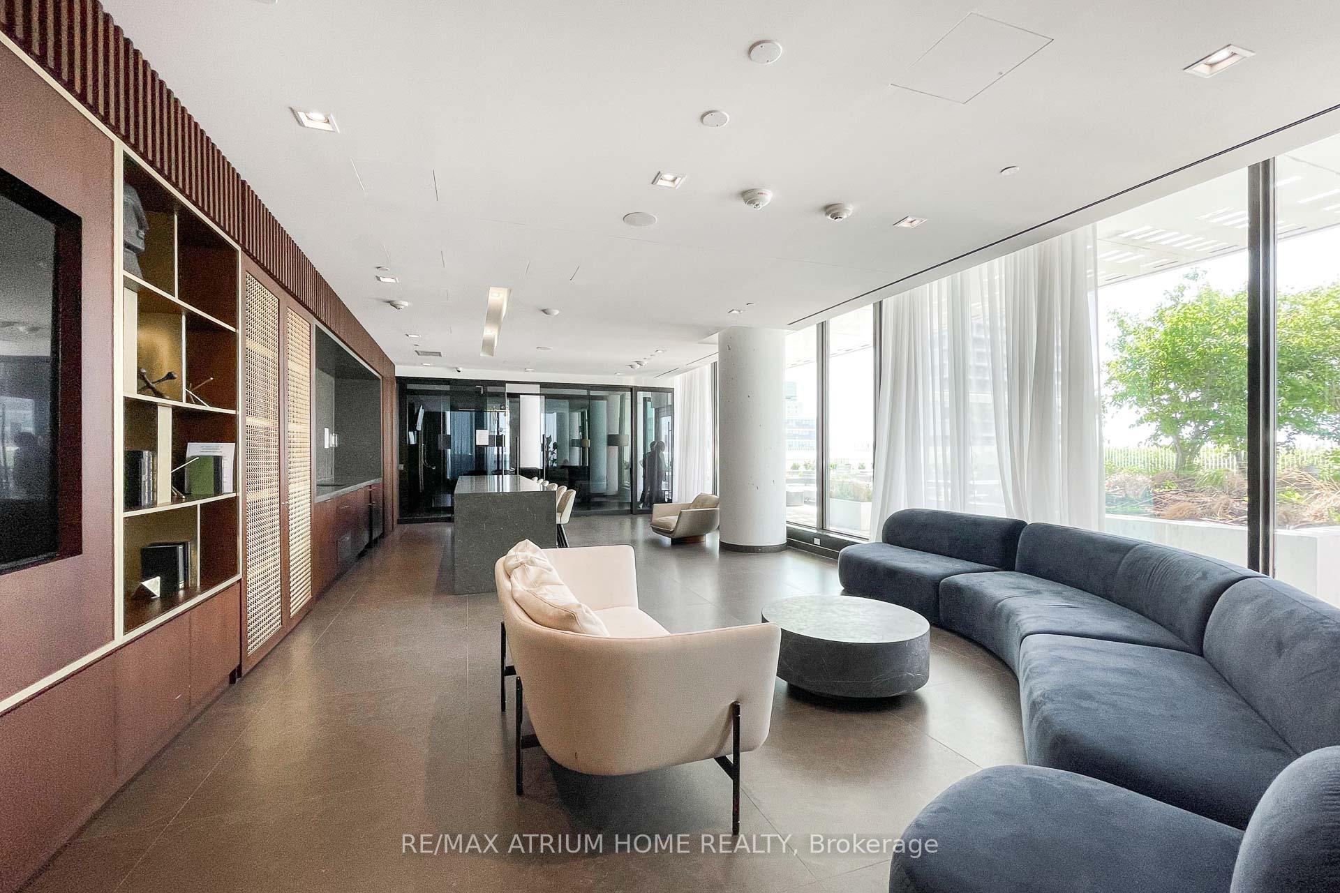 2 Bedrooms Condo at 950 Portage,  Vaughan For sale
