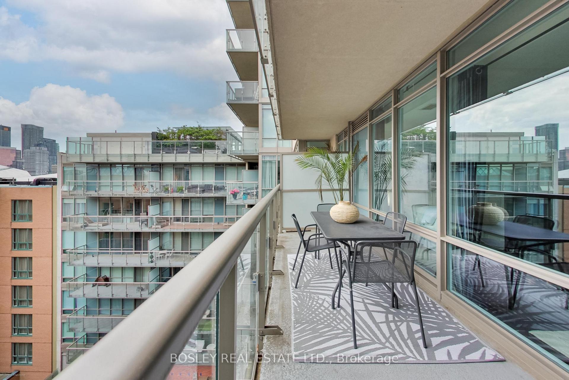 2 Bedrooms Condo at 1 Bedford, Toronto For sale