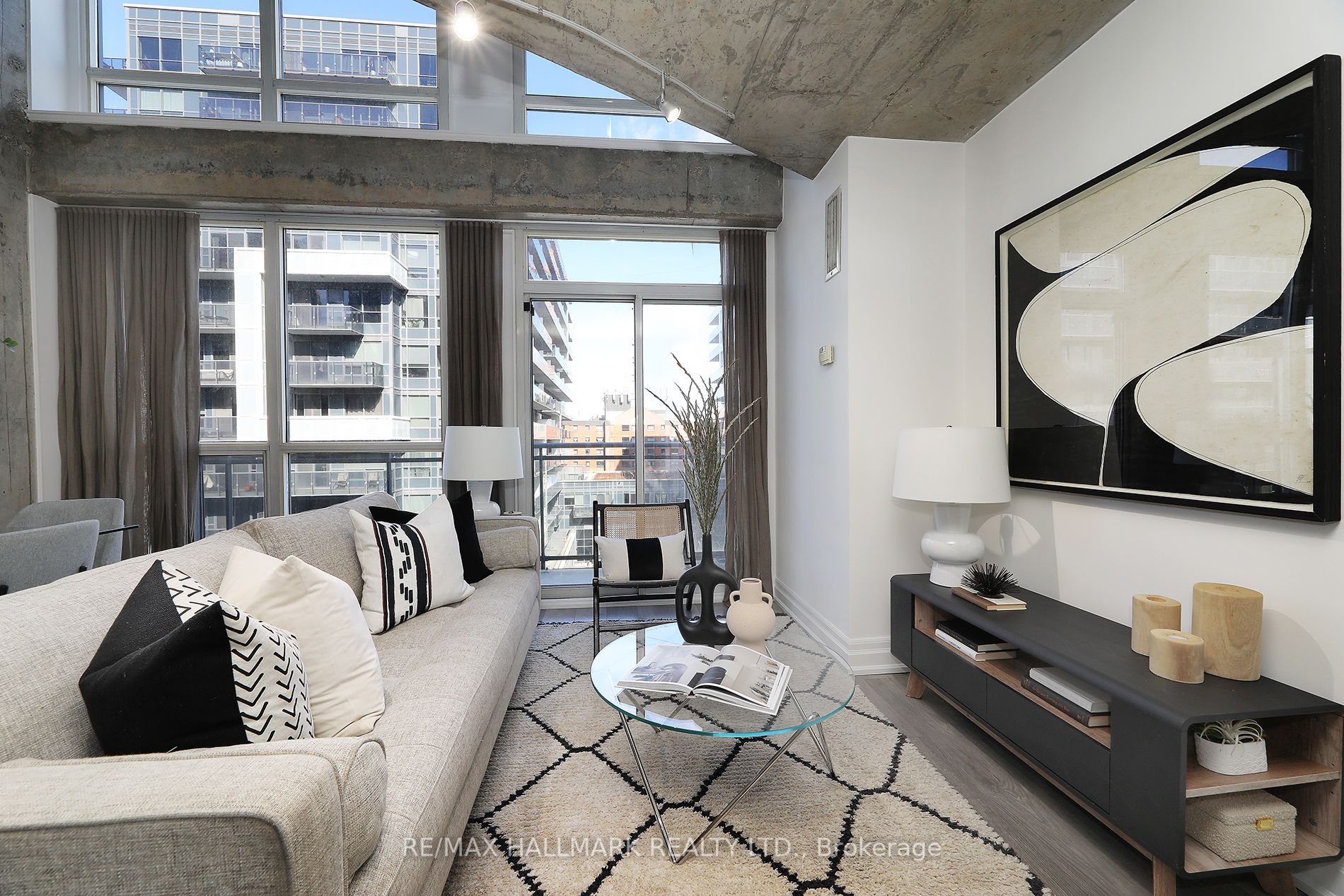1029 King Street W, #818