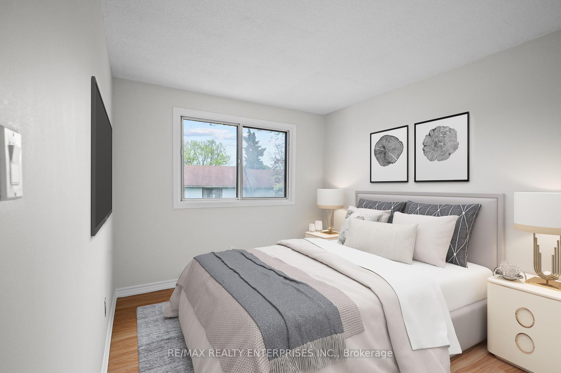 4 Bedrooms Condo at 6540 Falconer, Mississauga For sale