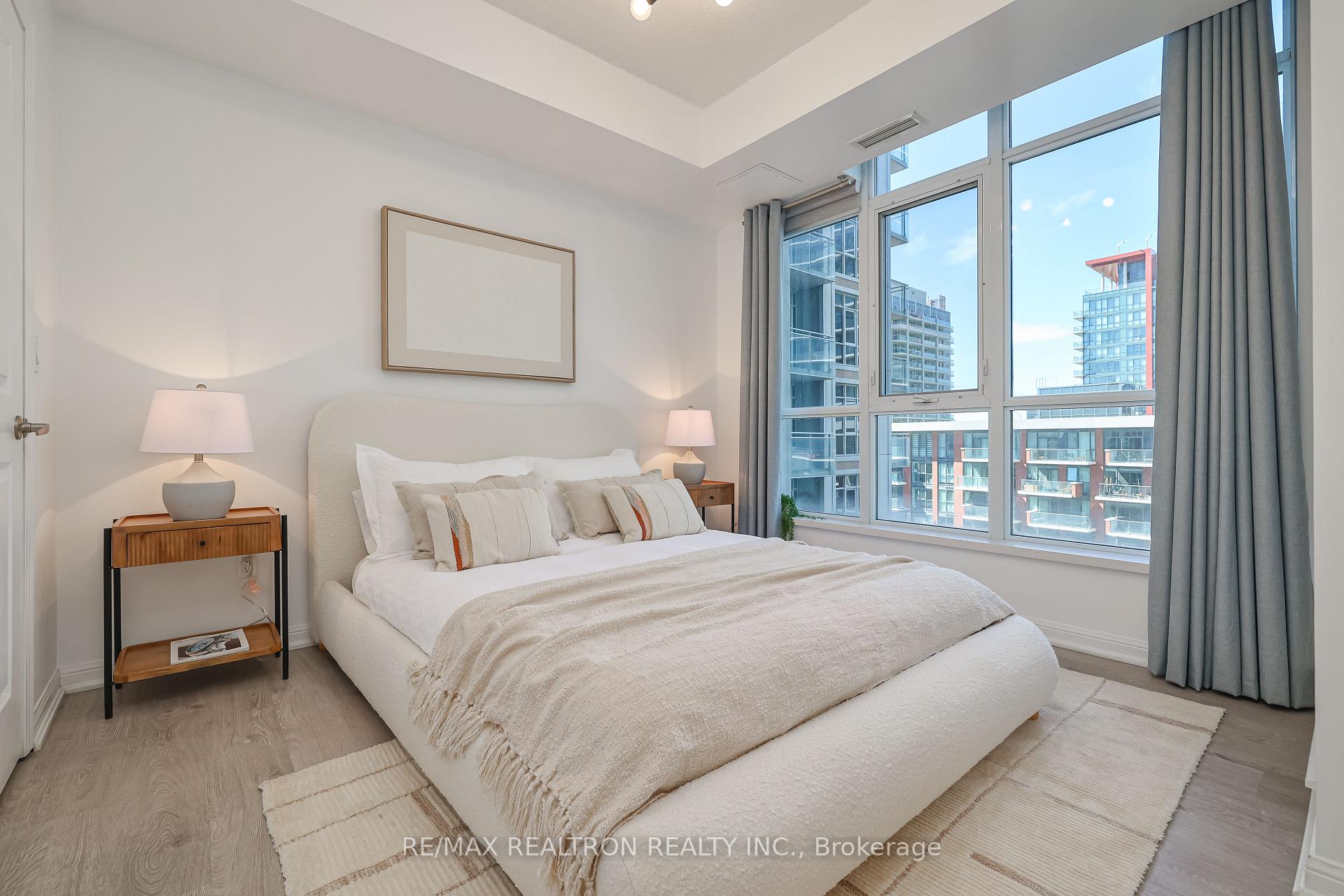 2 Bedrooms Condo at 21 Grand Magazine, Toronto For sale