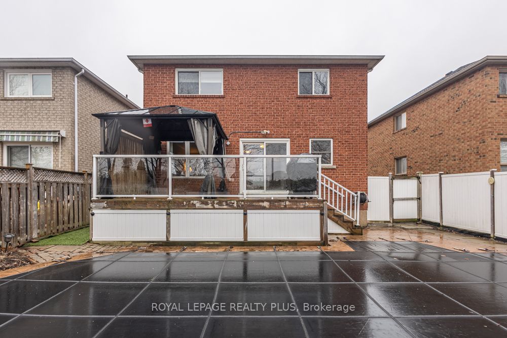 6128 Maple Gate Circle
