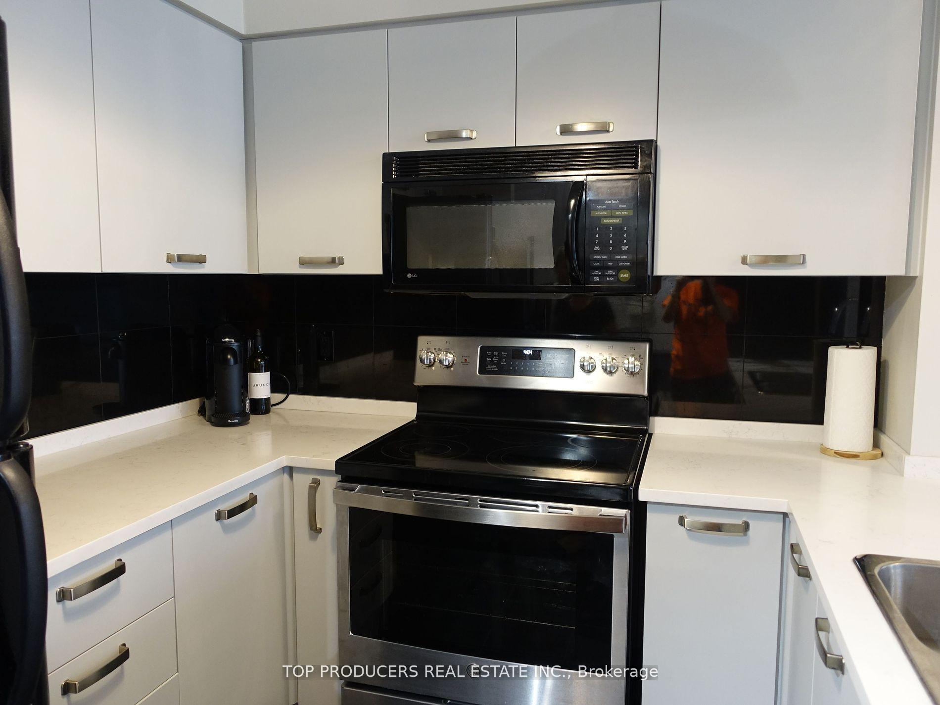 1 Bedroom Condo at 51 Harrison Garden,  Toronto For sale