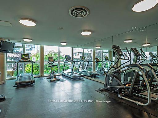 2 Bedrooms Condo at 225 Webb, Mississauga For sale