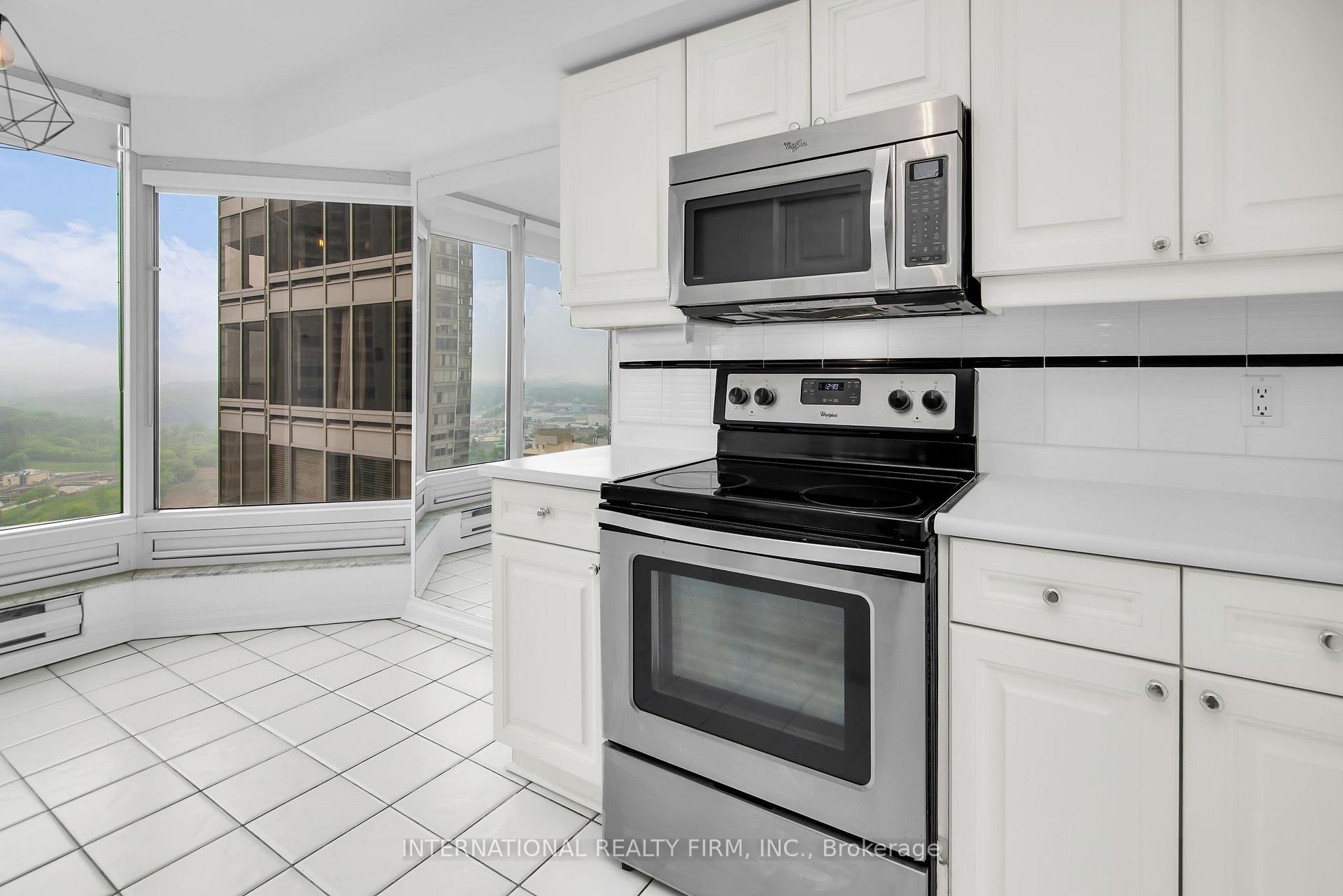 1 Bedroom Condo at 1 Palace Pier, Toronto For sale