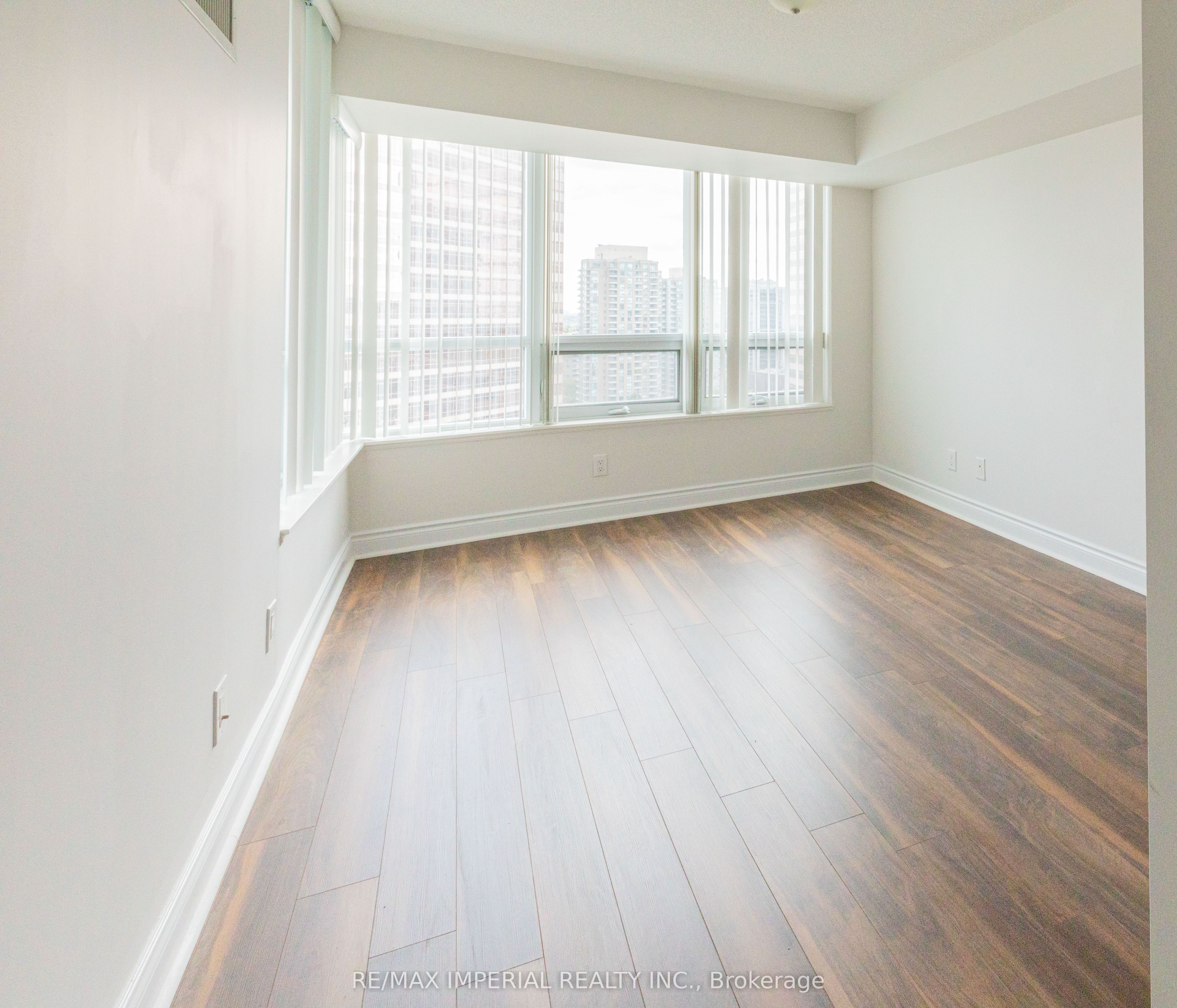 25 Greenview Avenue, #1821