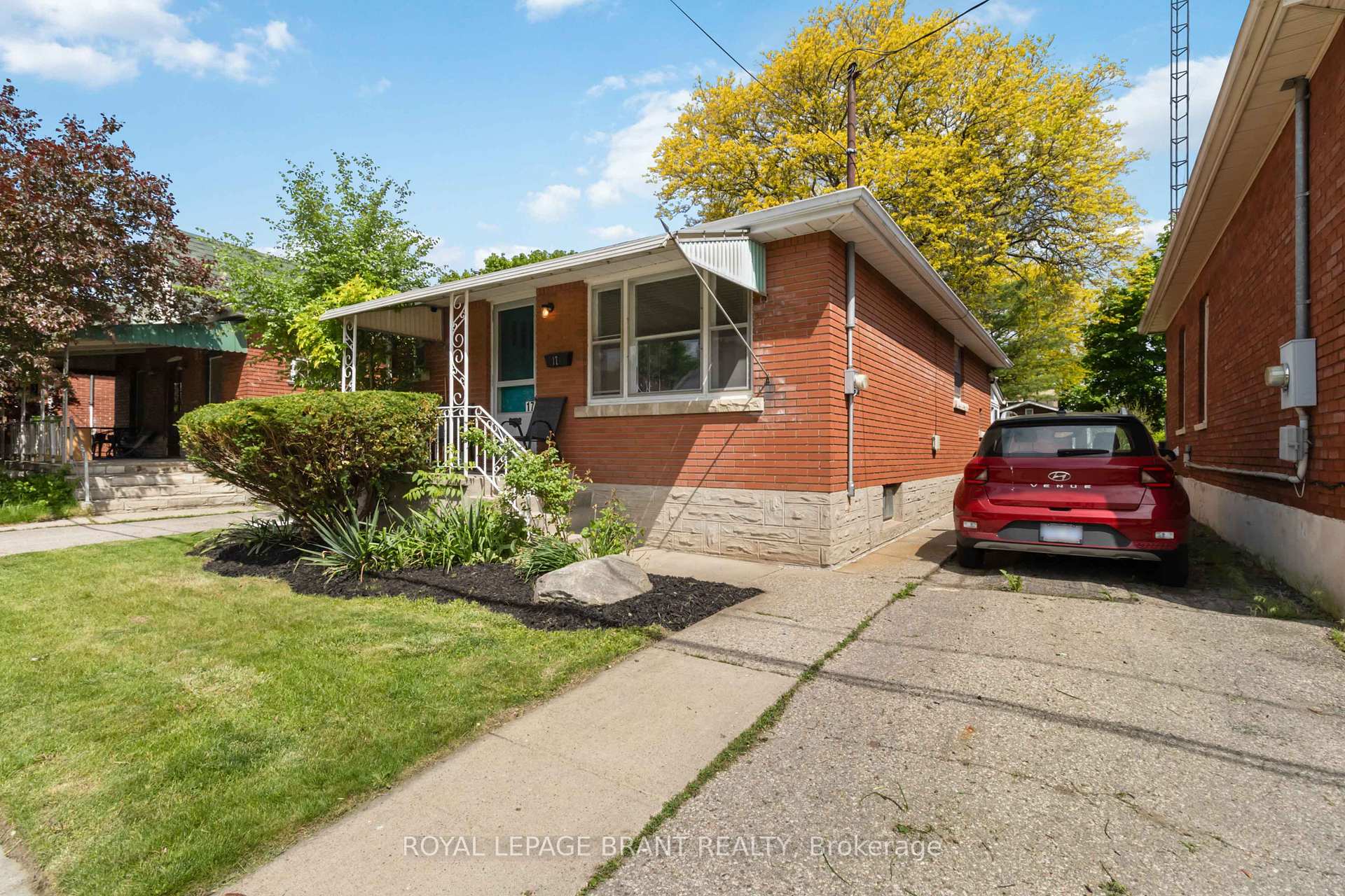 17 Salisbury Avenue, Brantford, ON N3S 1M6