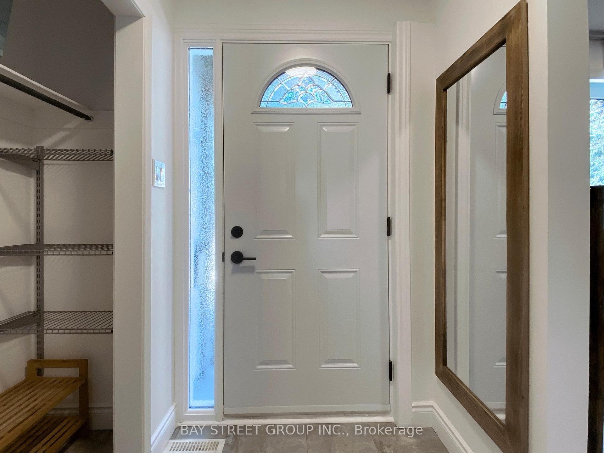 3 Bedrooms Condo at 89 Rameau, Toronto For sale