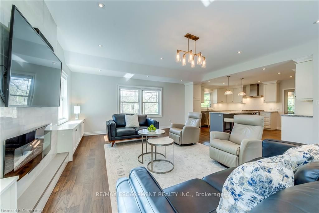 4306 Lakeshore Road
