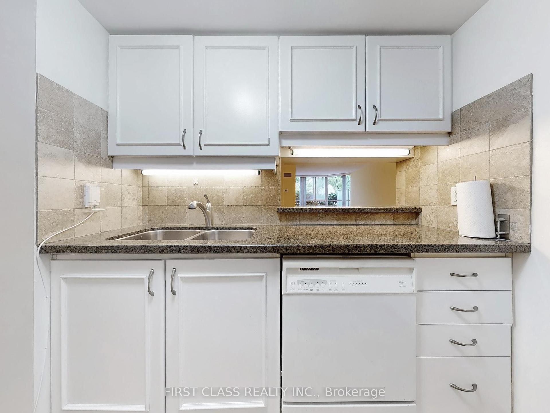 3 Bedrooms Condo at 717 Bay, Toronto For sale