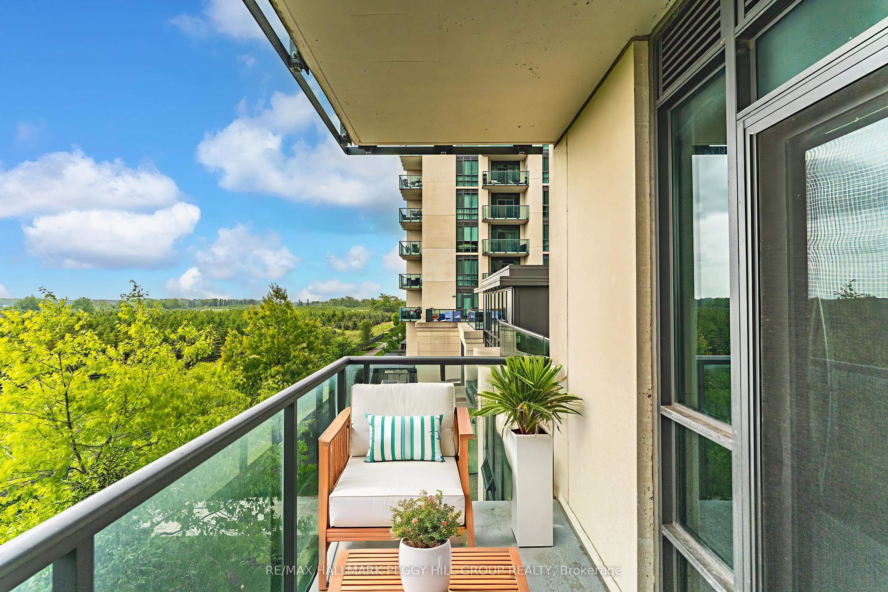 45 Yorkland Boulevard, #206