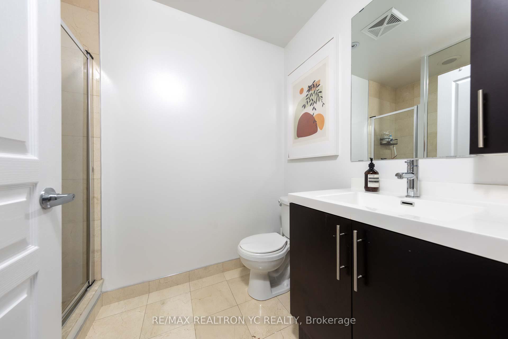 2 Bedrooms Condo at 352 Front, Toronto For sale