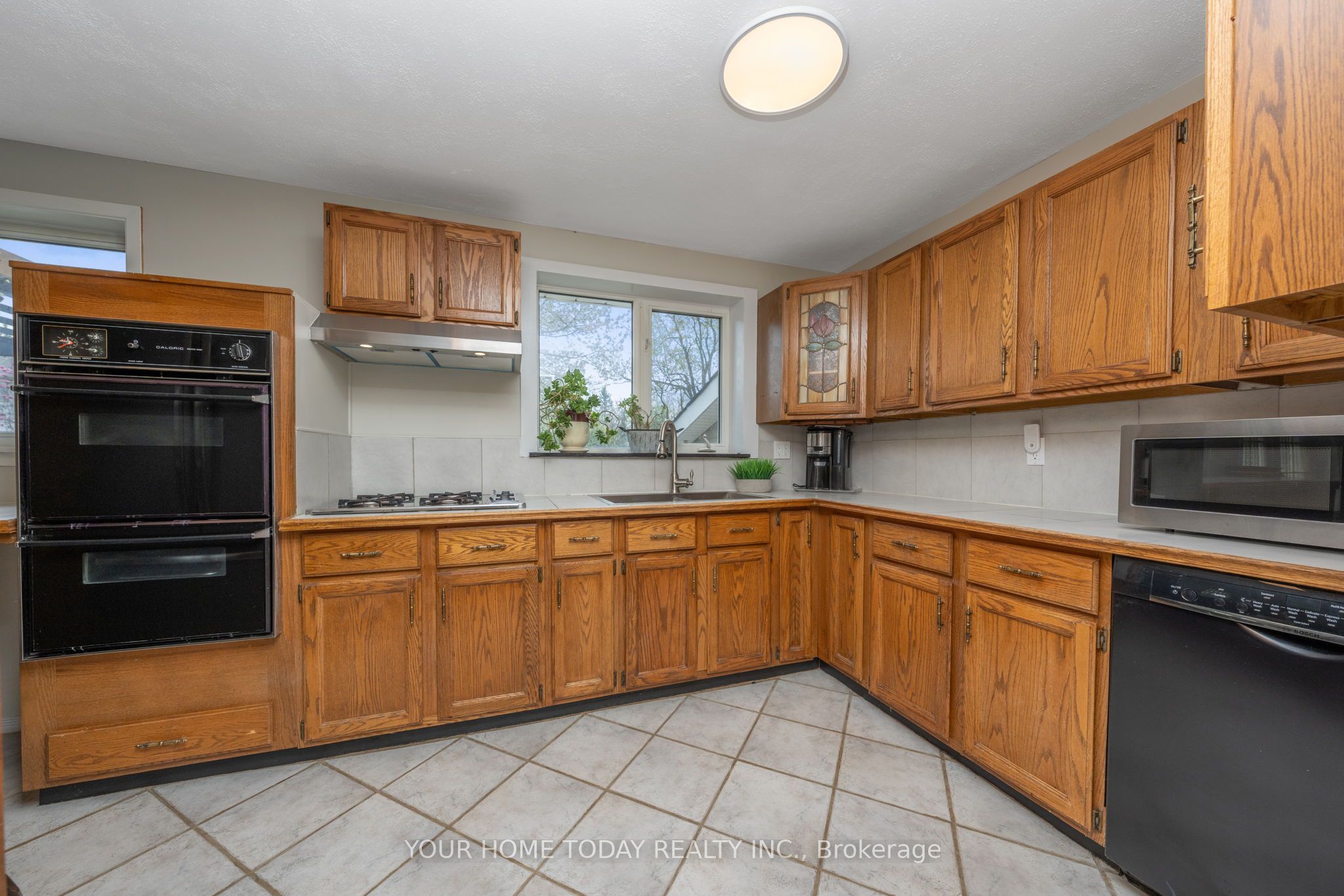 47 Irwin Crescent