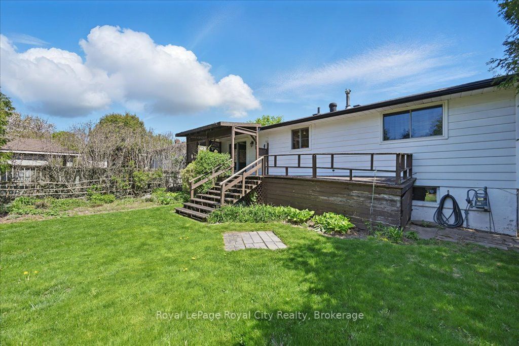 701 Castleguard Crescent