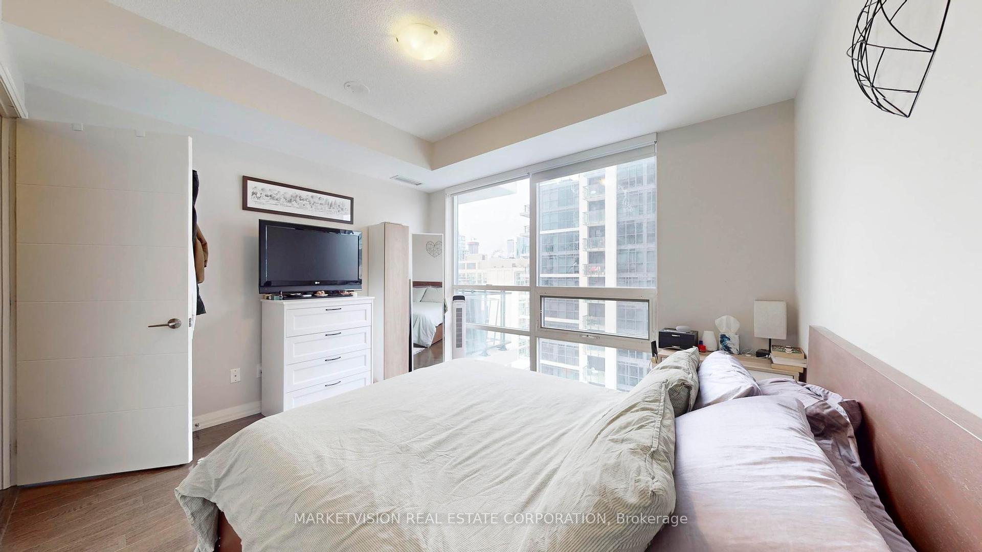 1 Bedroom Condo at 460 Adelaide,  Toronto For sale