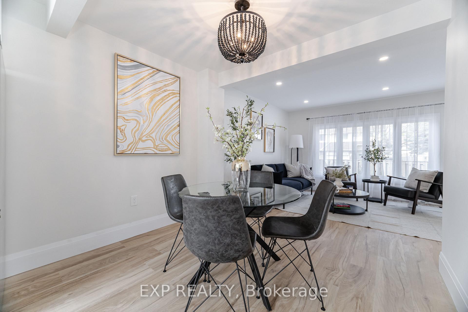 3 Bedrooms Condo at 120 Quigley,  Hamilton For sale