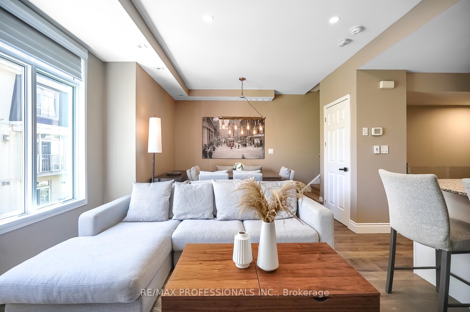 3 Bedrooms Condo at 32 Stadium, Toronto For sale