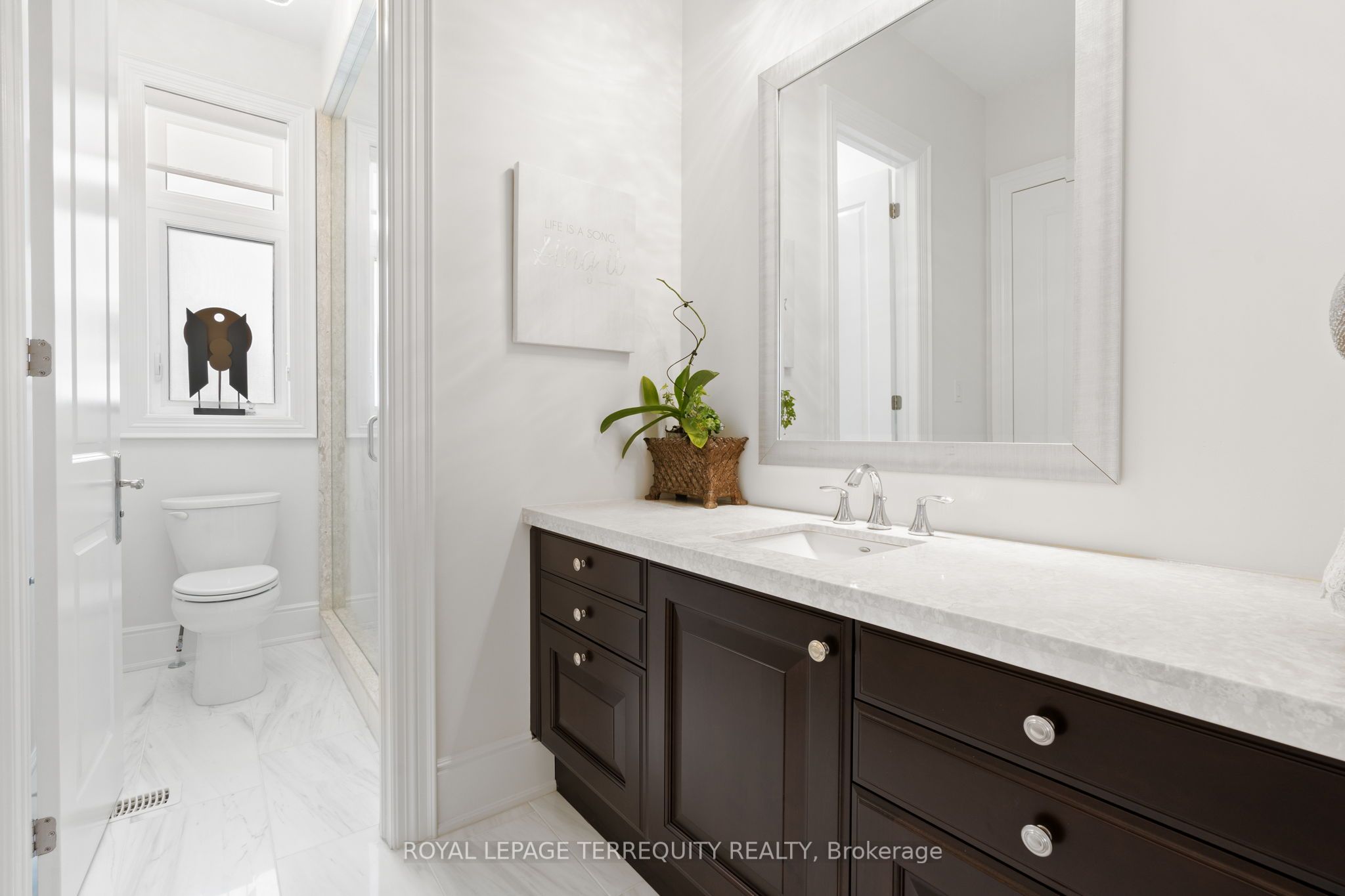 20 Country Club Crescent