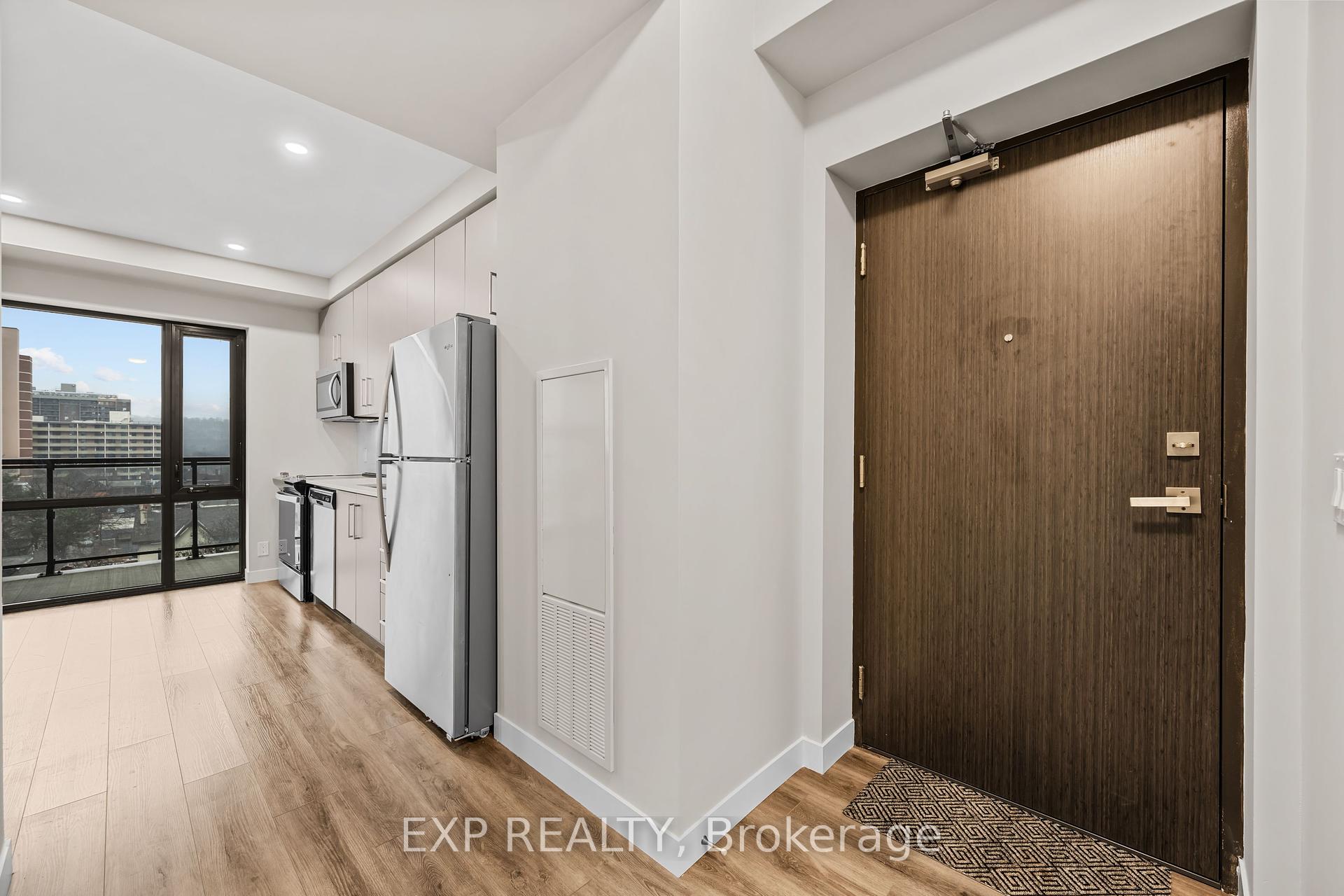 2 Bedrooms Condo at 15 Queen, Hamilton For sale