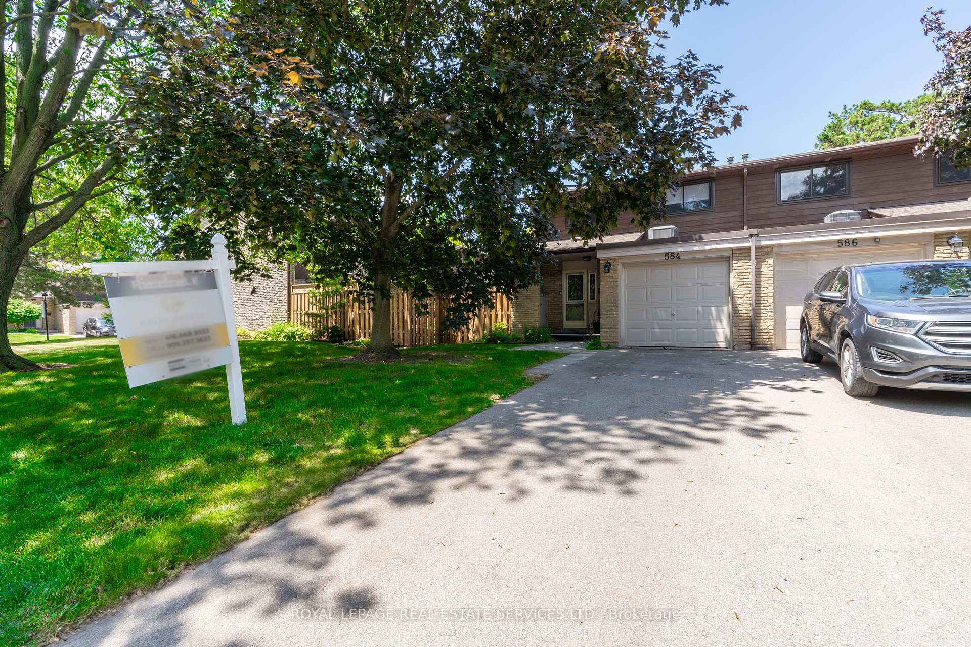 4 Bedrooms Condo at 584 Forestwood, Burlington For sale