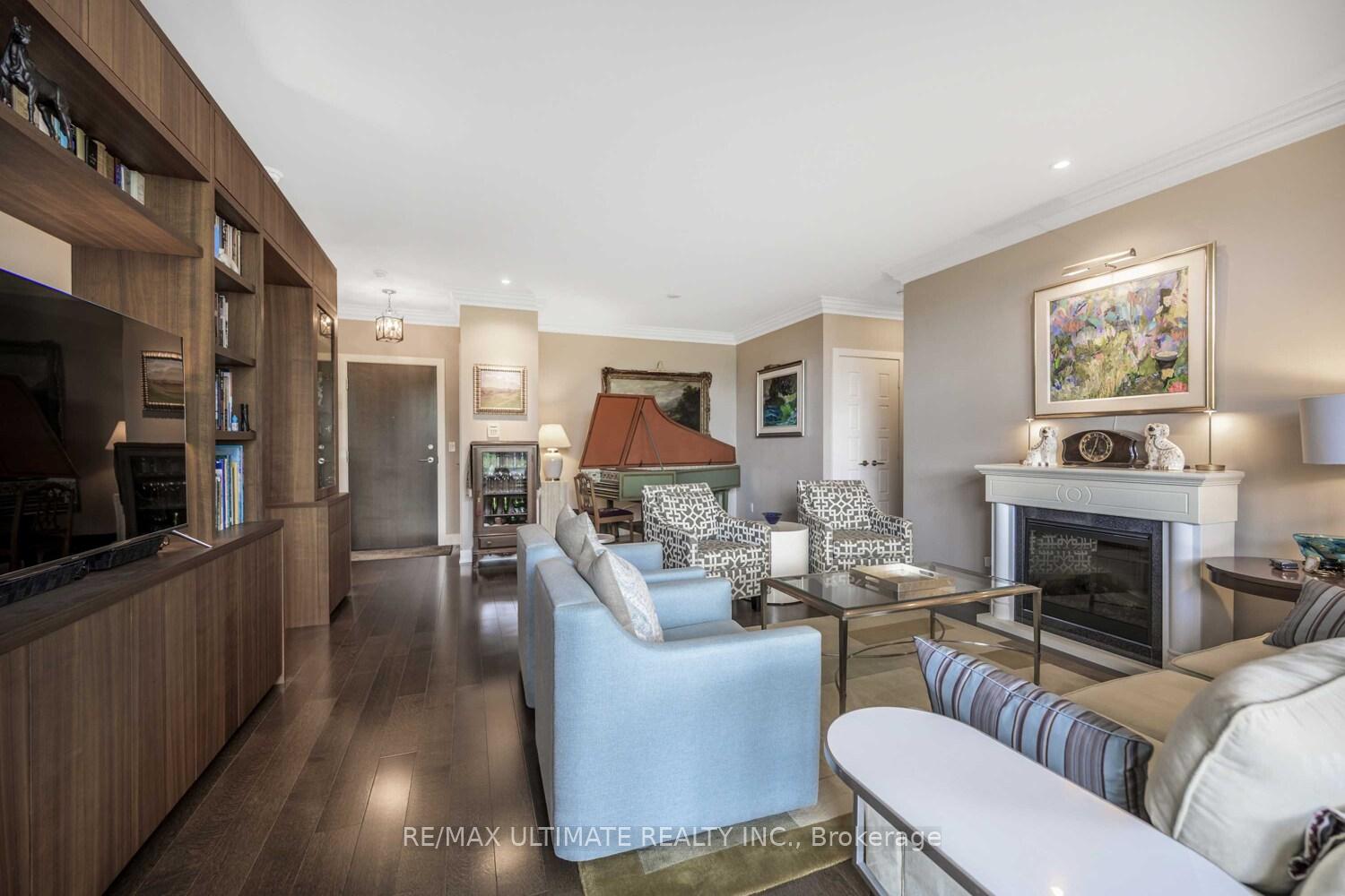 2 Bedrooms Condo at 28 Linden, Toronto For sale