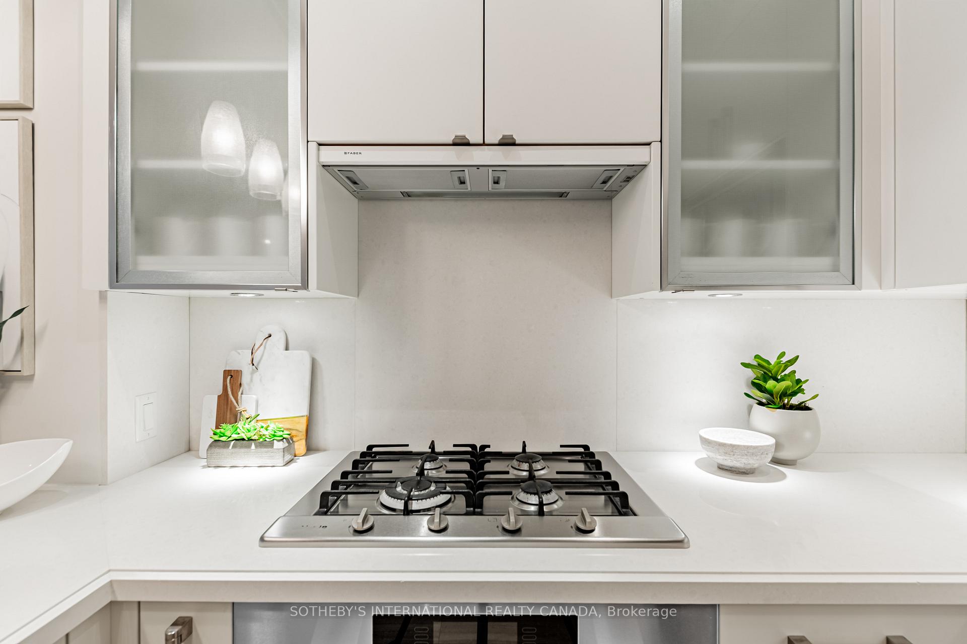 1 Bedroom Condo at 55 Scollard, Toronto For sale