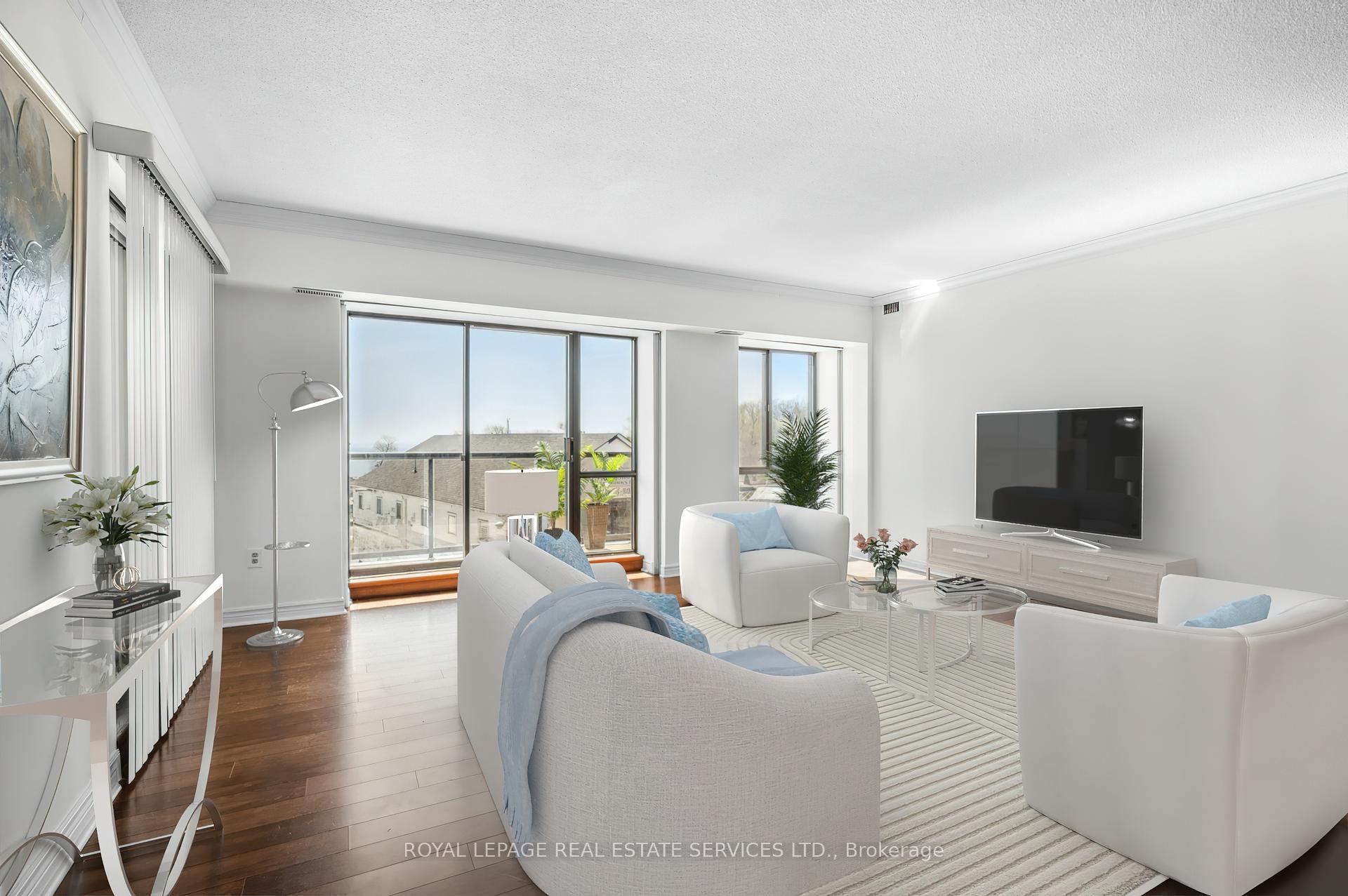 2 Bedrooms Condo at 102 Bronte,  Oakville For sale