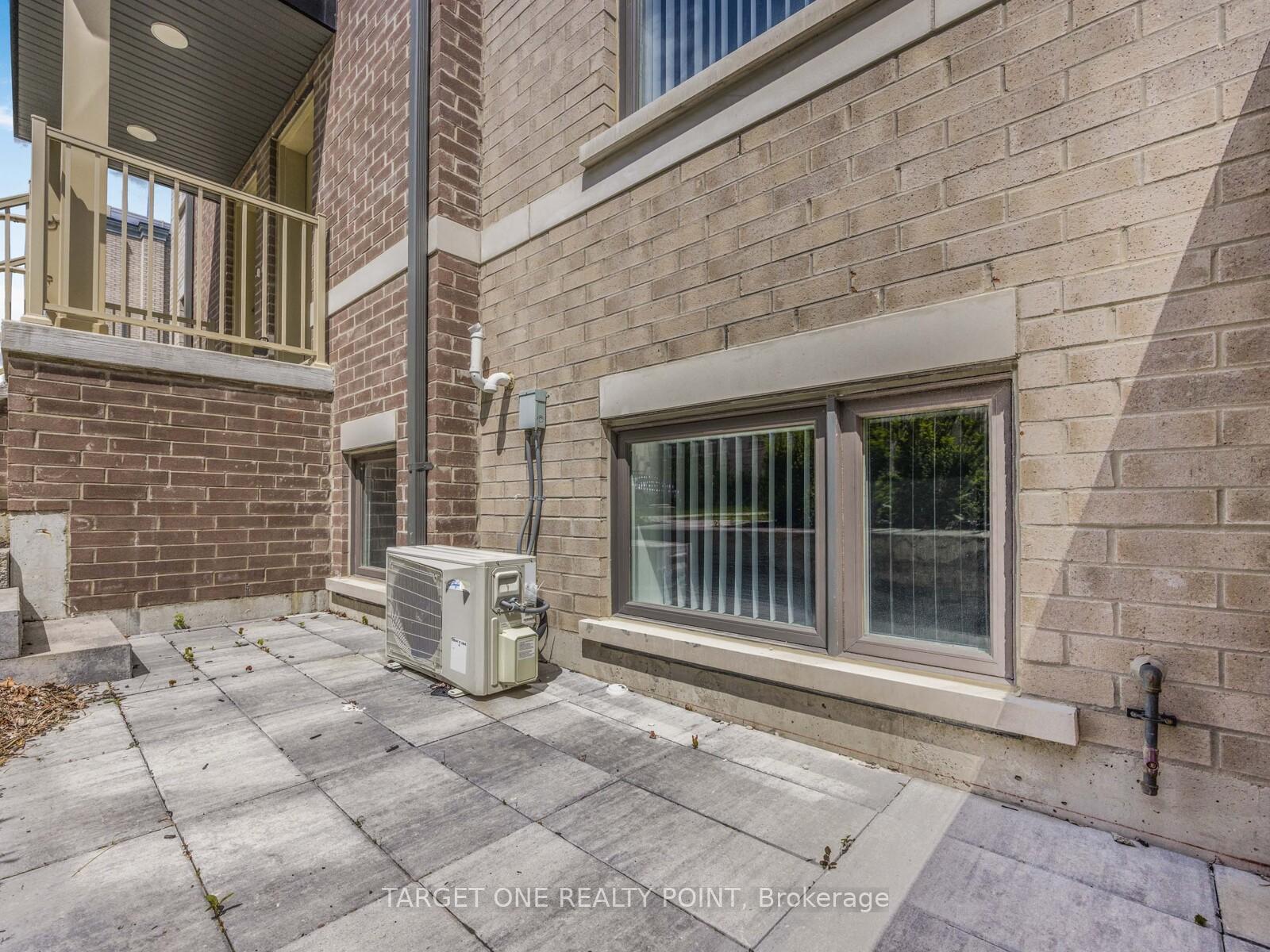 2 Bedrooms Condo at 225 Birmingham, Toronto For sale