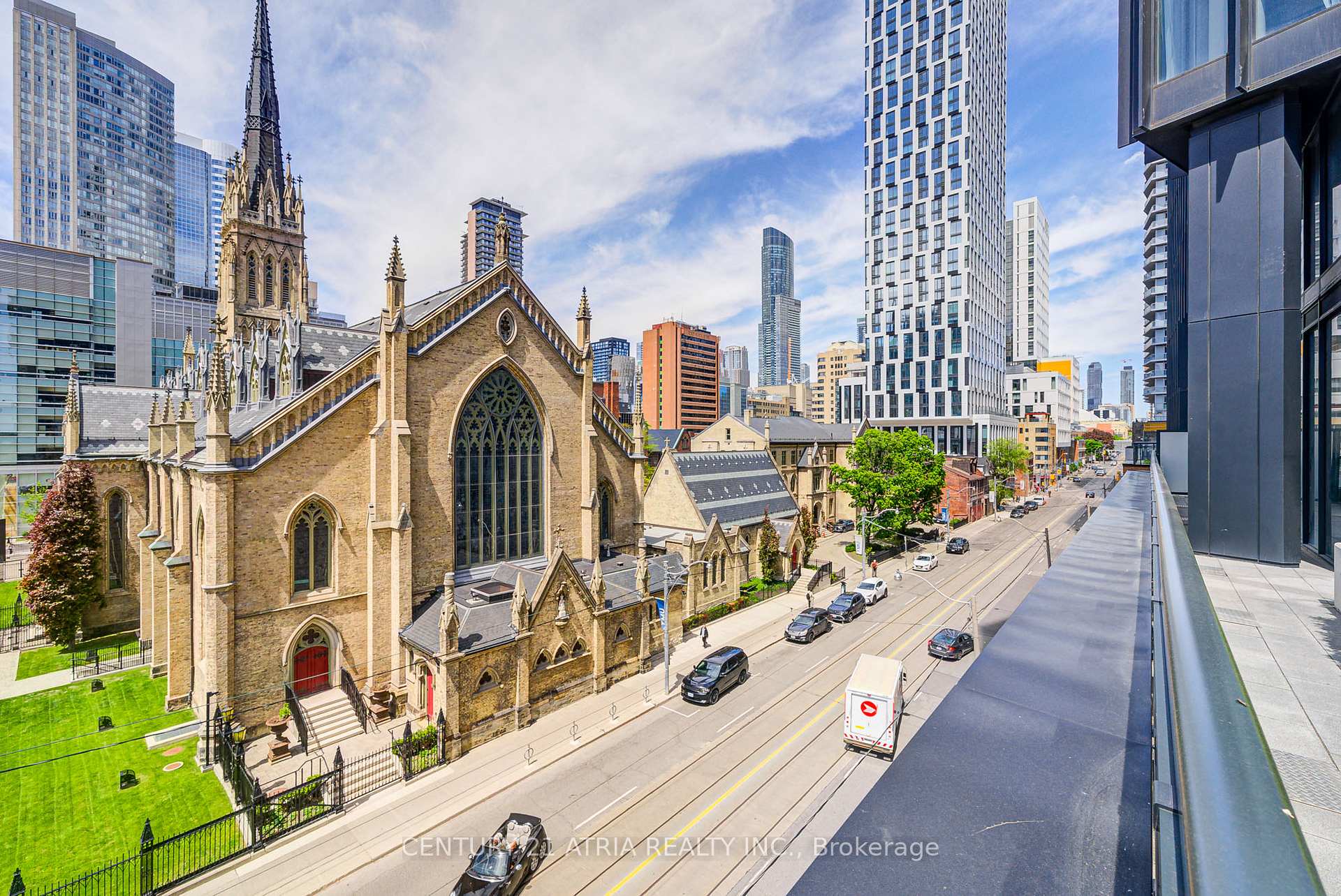 2 Bedrooms Condo at 60 Shuter, Toronto For sale