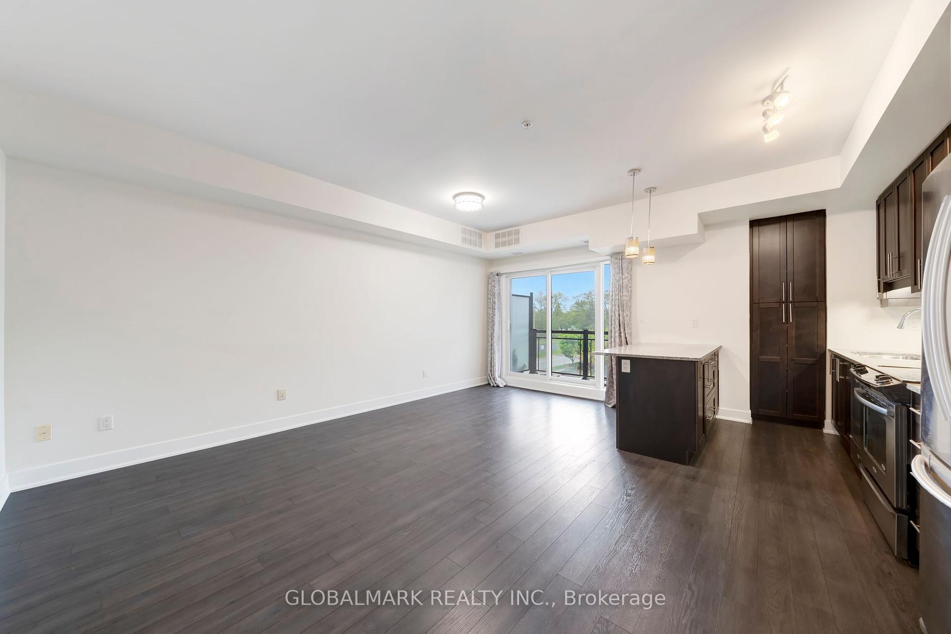 2 Bedrooms Condo at 128 Garden, Oakville For sale