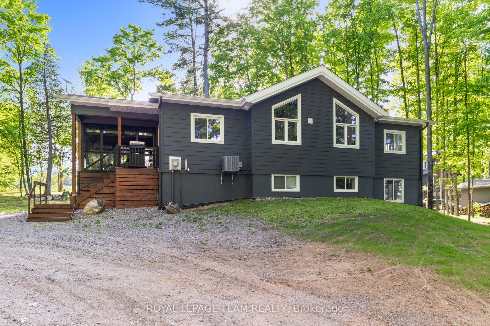 31 MORNING FLIGHT Court, Greater Madawaska, ON K0J 1H0