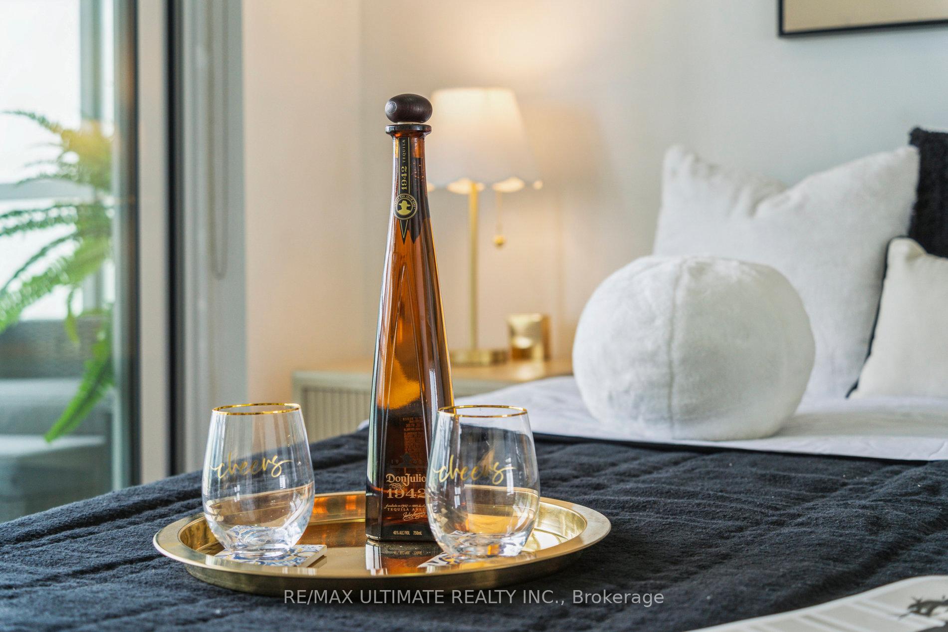 2 Bedrooms Condo at 33 Shore Breeze, Toronto For sale
