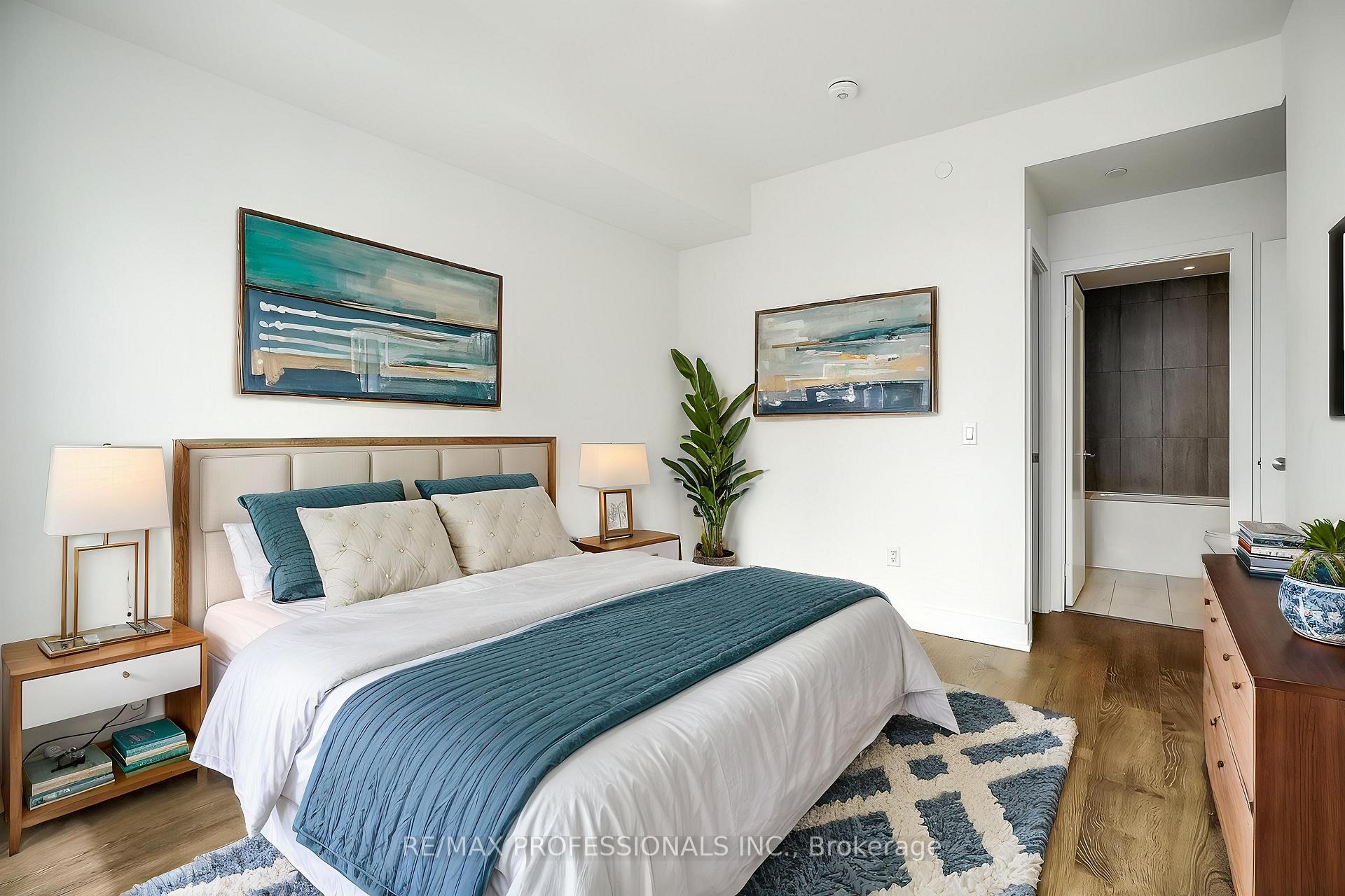 2 Bedrooms Condo at 5 Mabelle, Toronto For sale