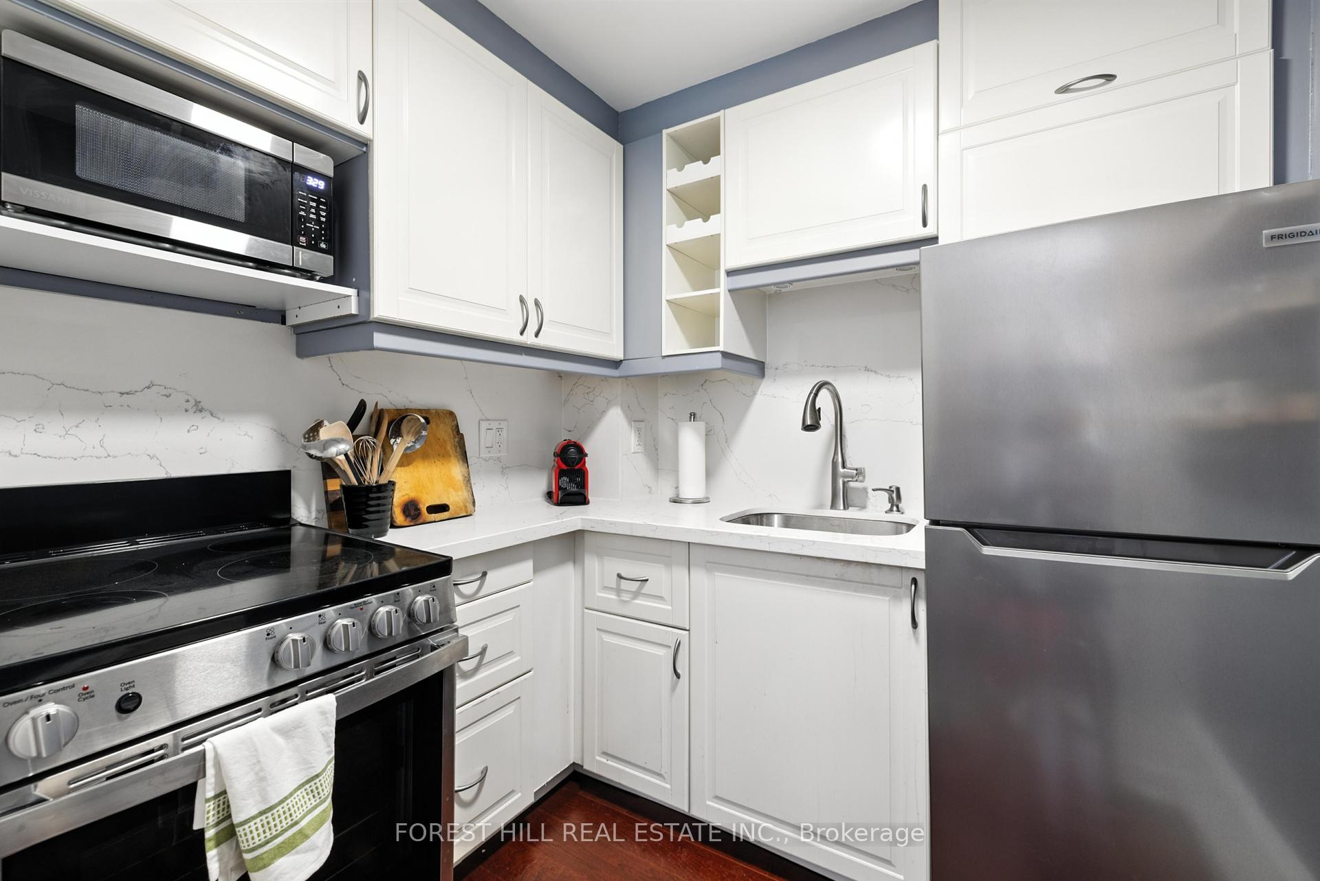 Co-op at 21 Dale, Toronto For sale