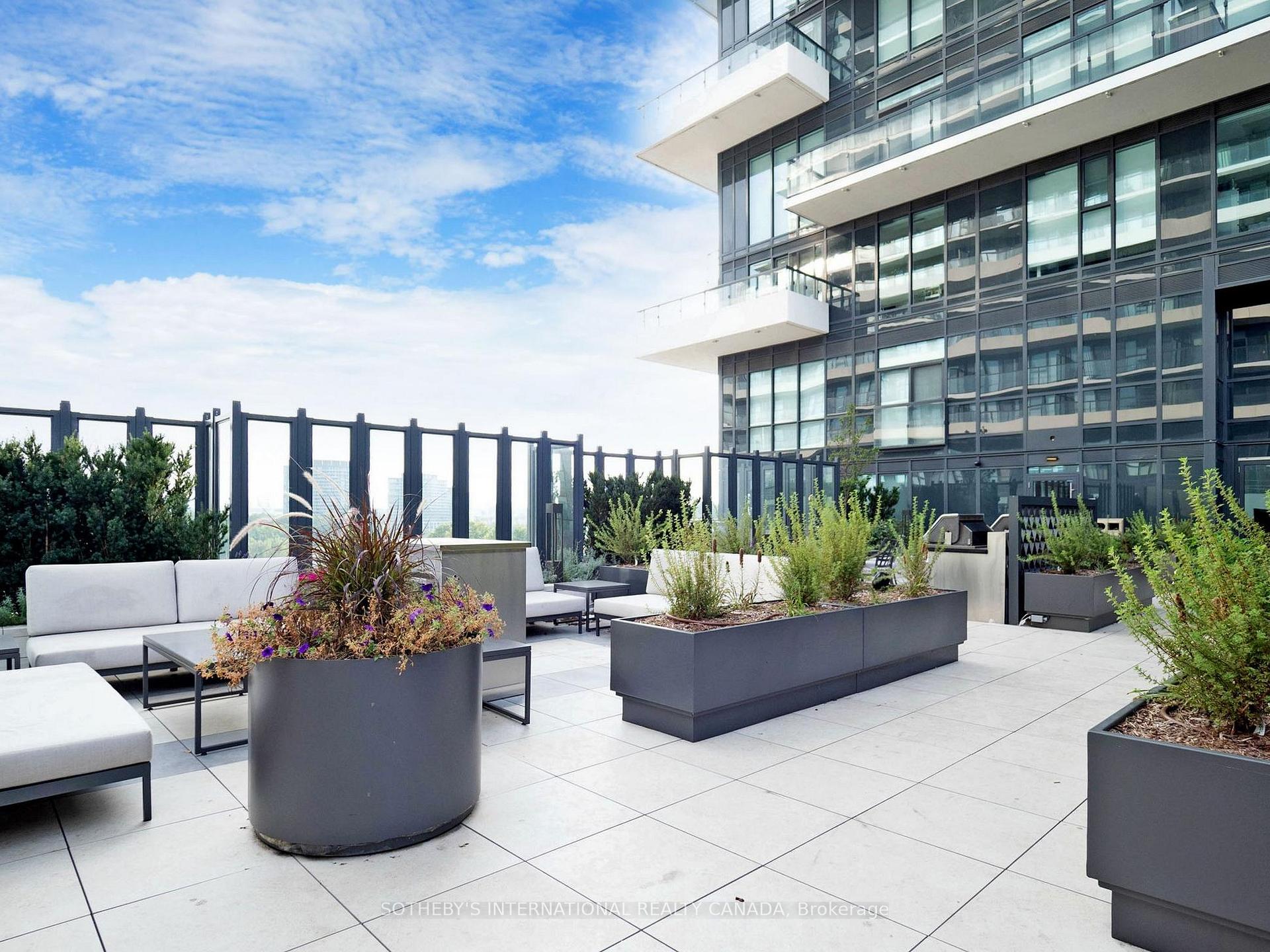 3 Bedrooms Condo at 30 Inn On the Park, Toronto For sale