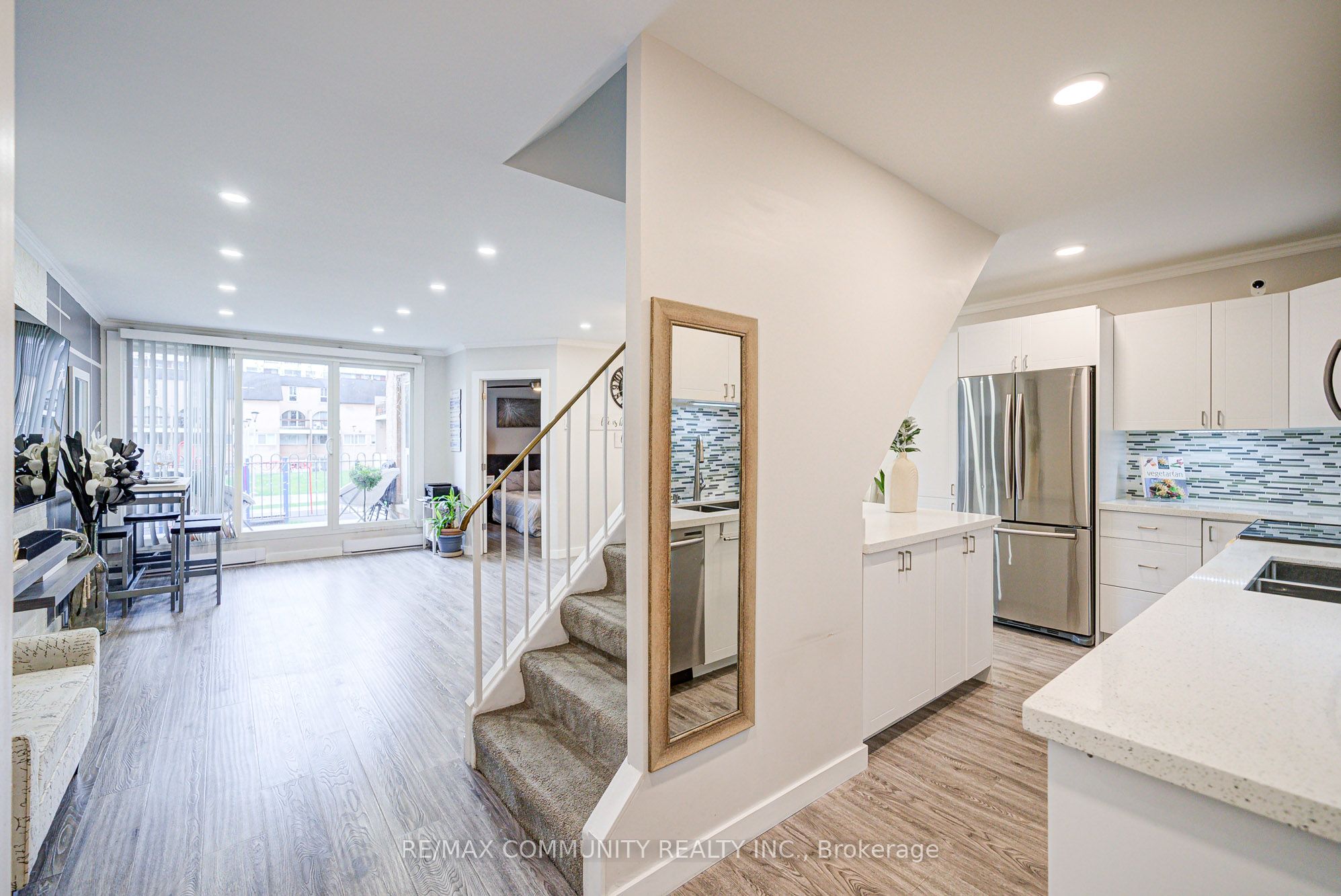 100 Mornelle Court, #1078