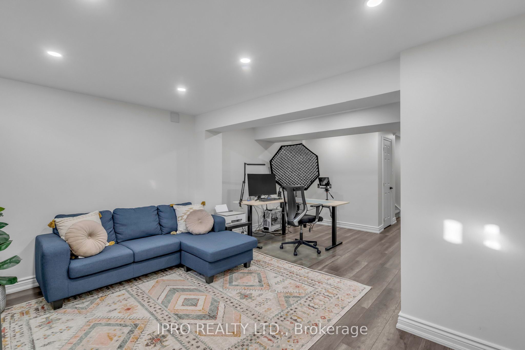 147 Waters Boulevard
