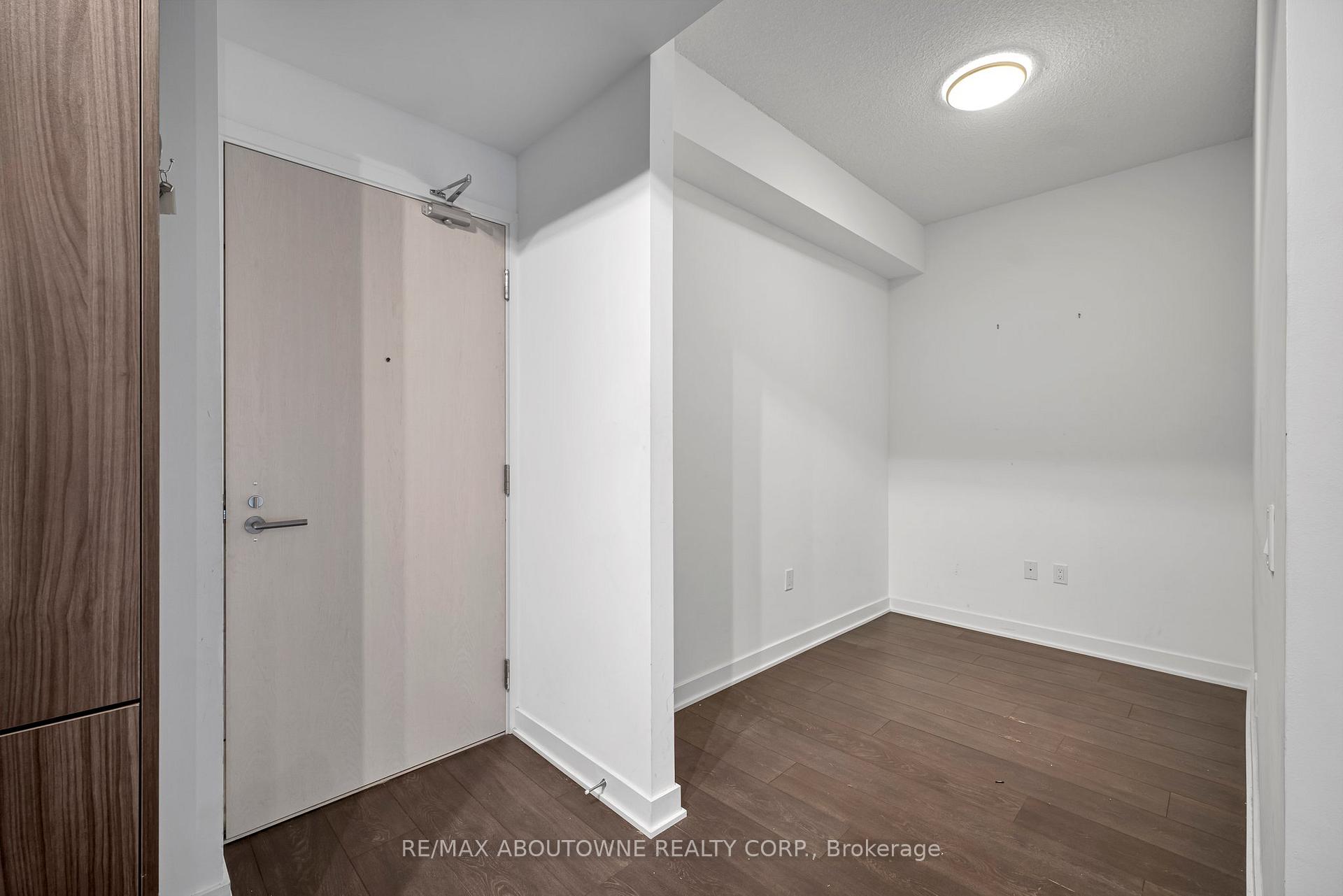 2 Bedrooms Condo at 115 Blue Jays, Toronto For sale