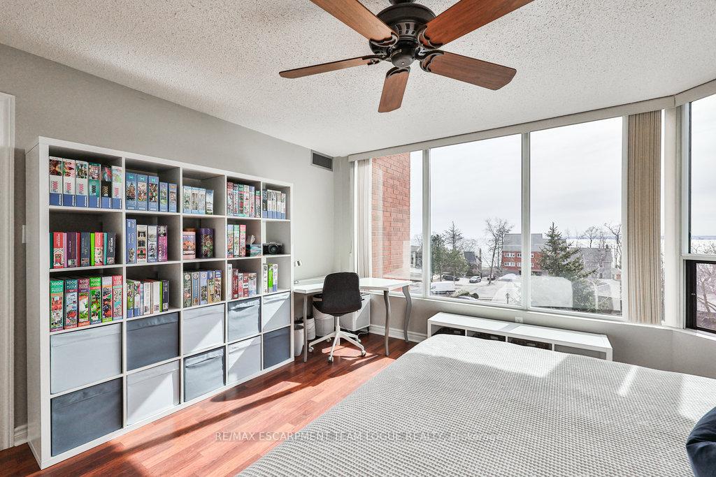 2 Bedrooms Condo at 2121 Lakeshore,  Burlington For sale