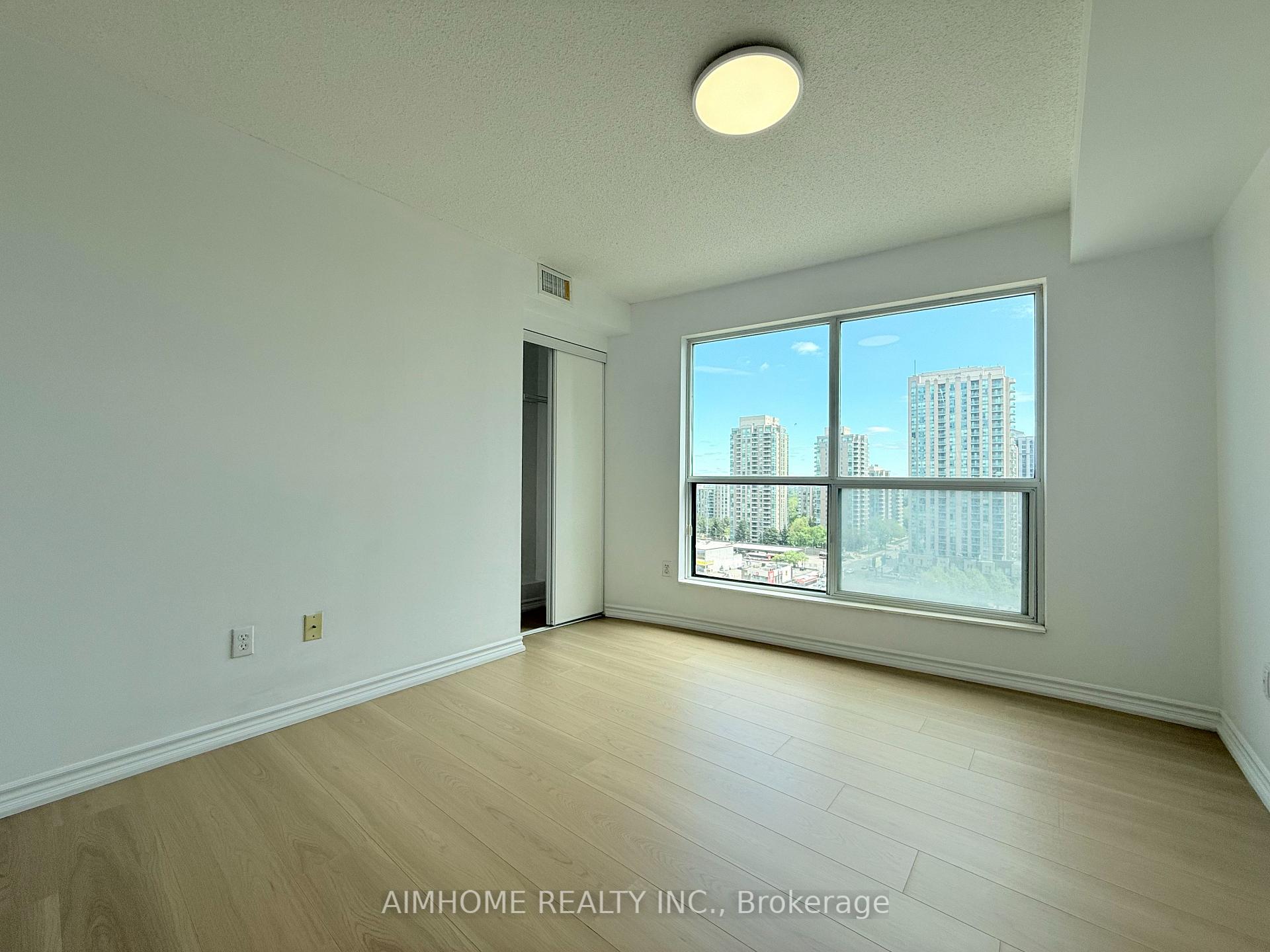 3 Bedrooms Condo at 7 Lorraine, Toronto For sale