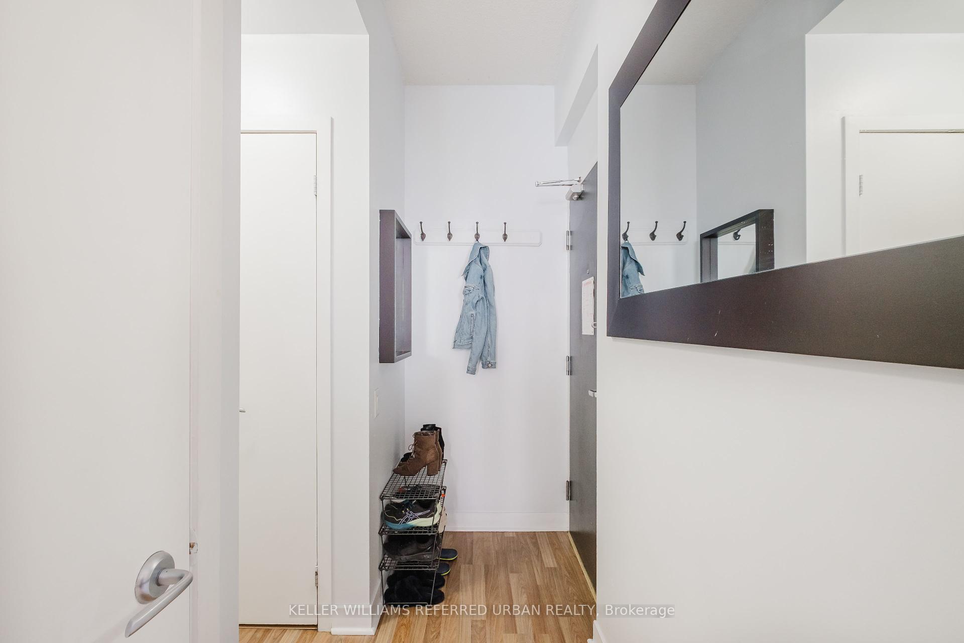 1 Bedroom Condo at 8 Colborne, Toronto For sale
