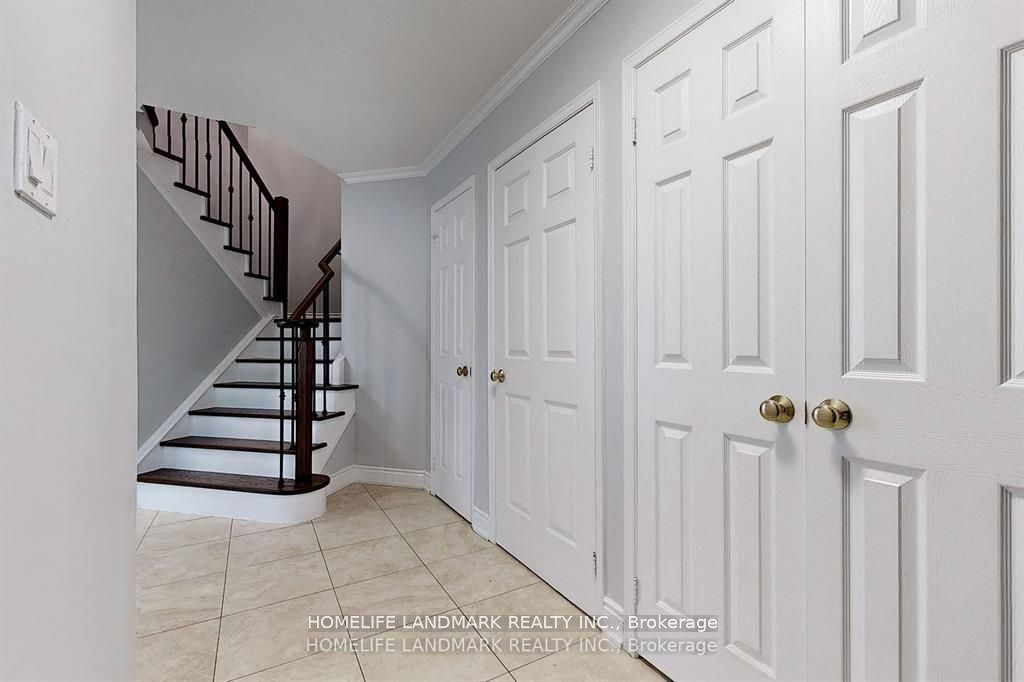3452 Cherrington Crescent