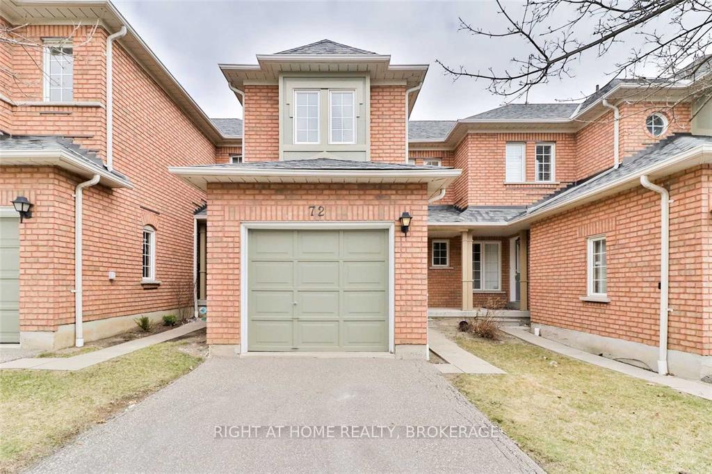 4 Bedrooms Condo at 2665 Thomas, Mississauga For sale